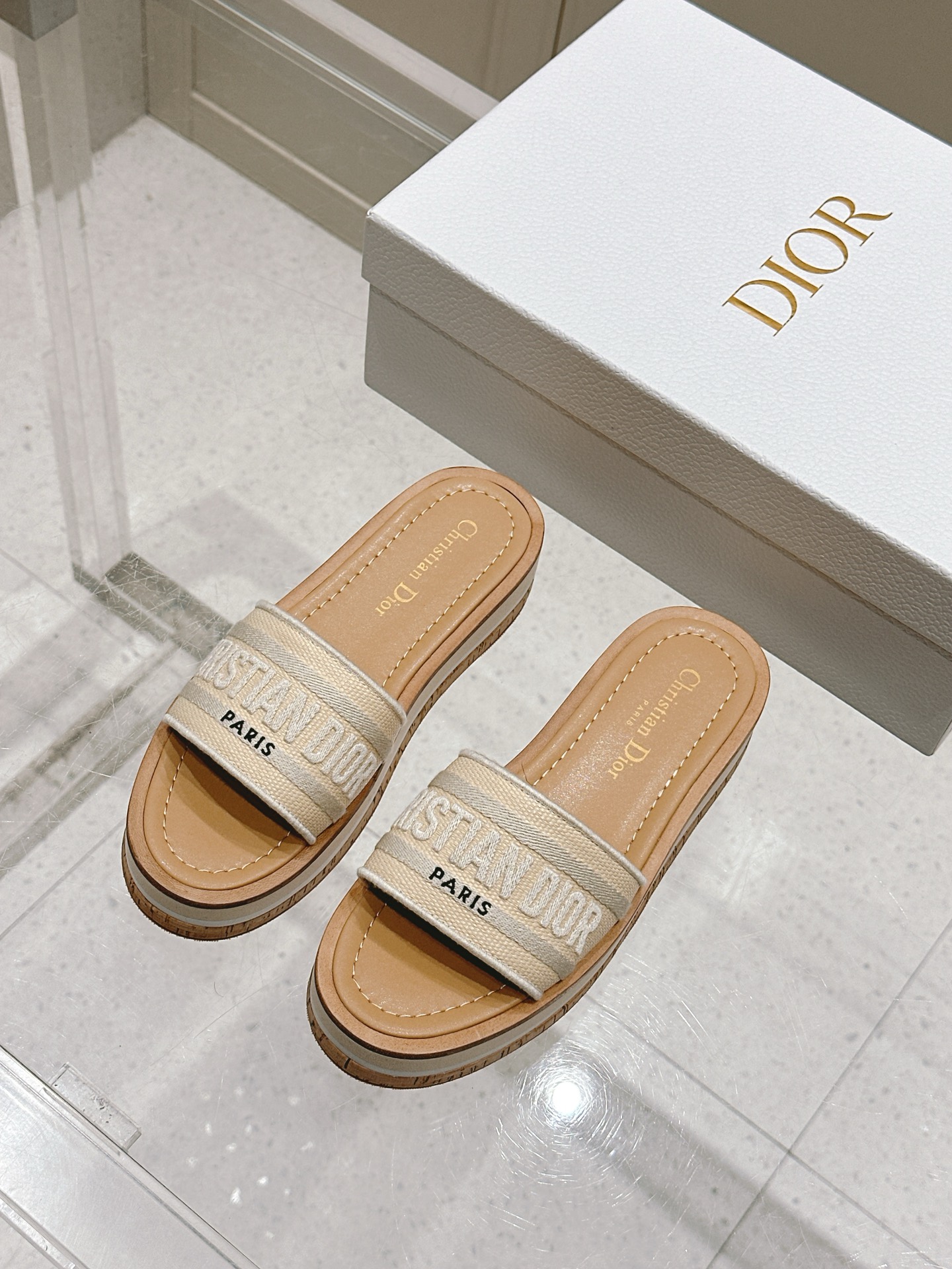 Dior Dior迪奥〰 Dway条纹厚底刺绣凉拖鞋