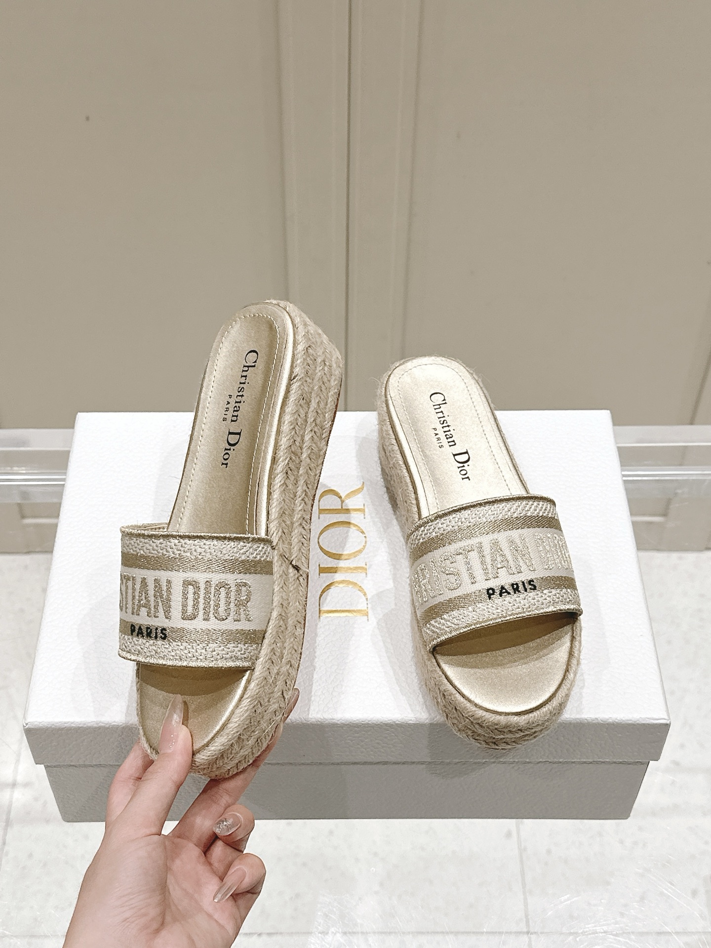 Dior Dior迪奥〰 Dway条纹厚底刺绣凉拖鞋