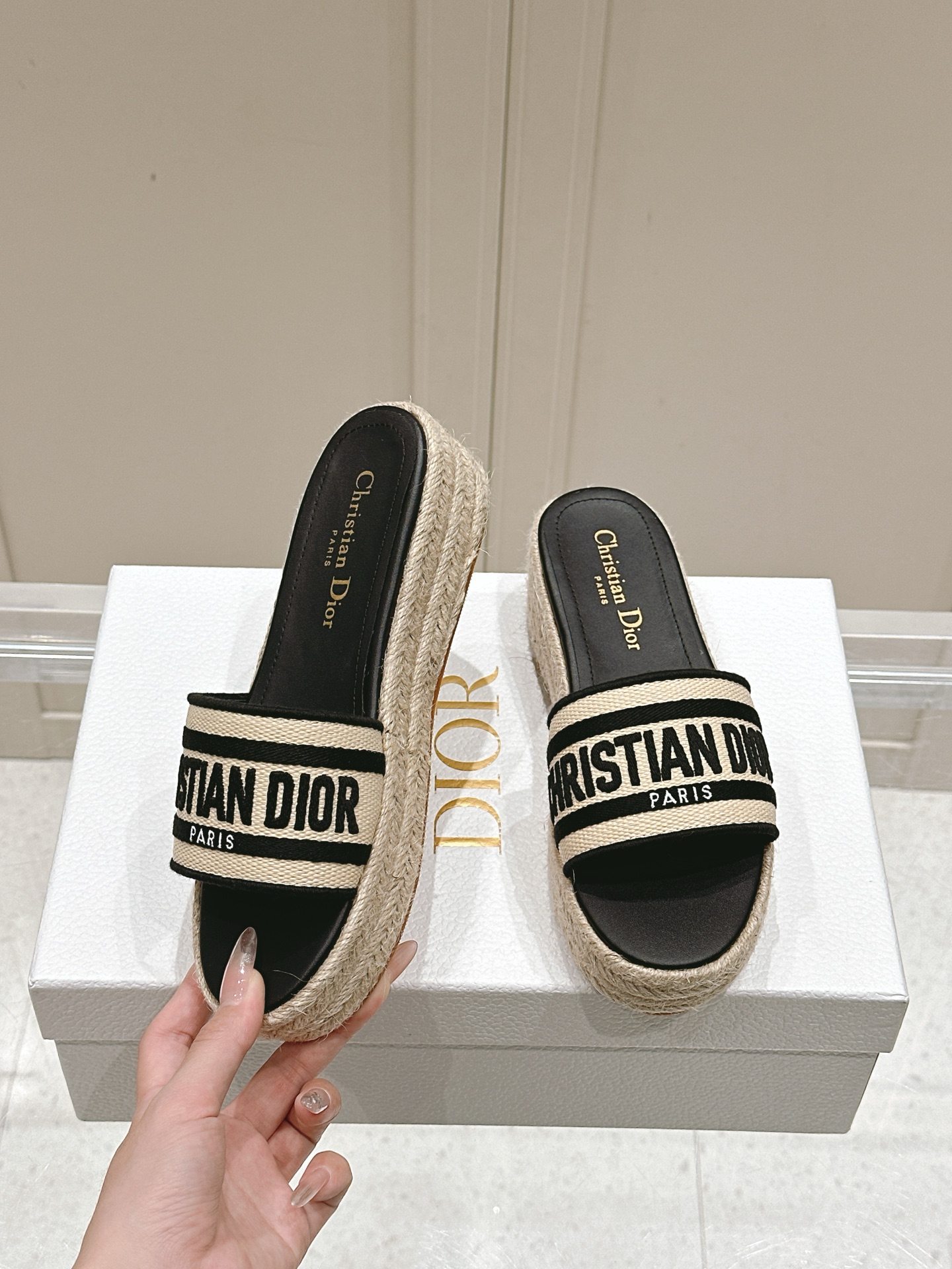 Dior Dior迪奥〰 Dway条纹厚底刺绣凉拖鞋