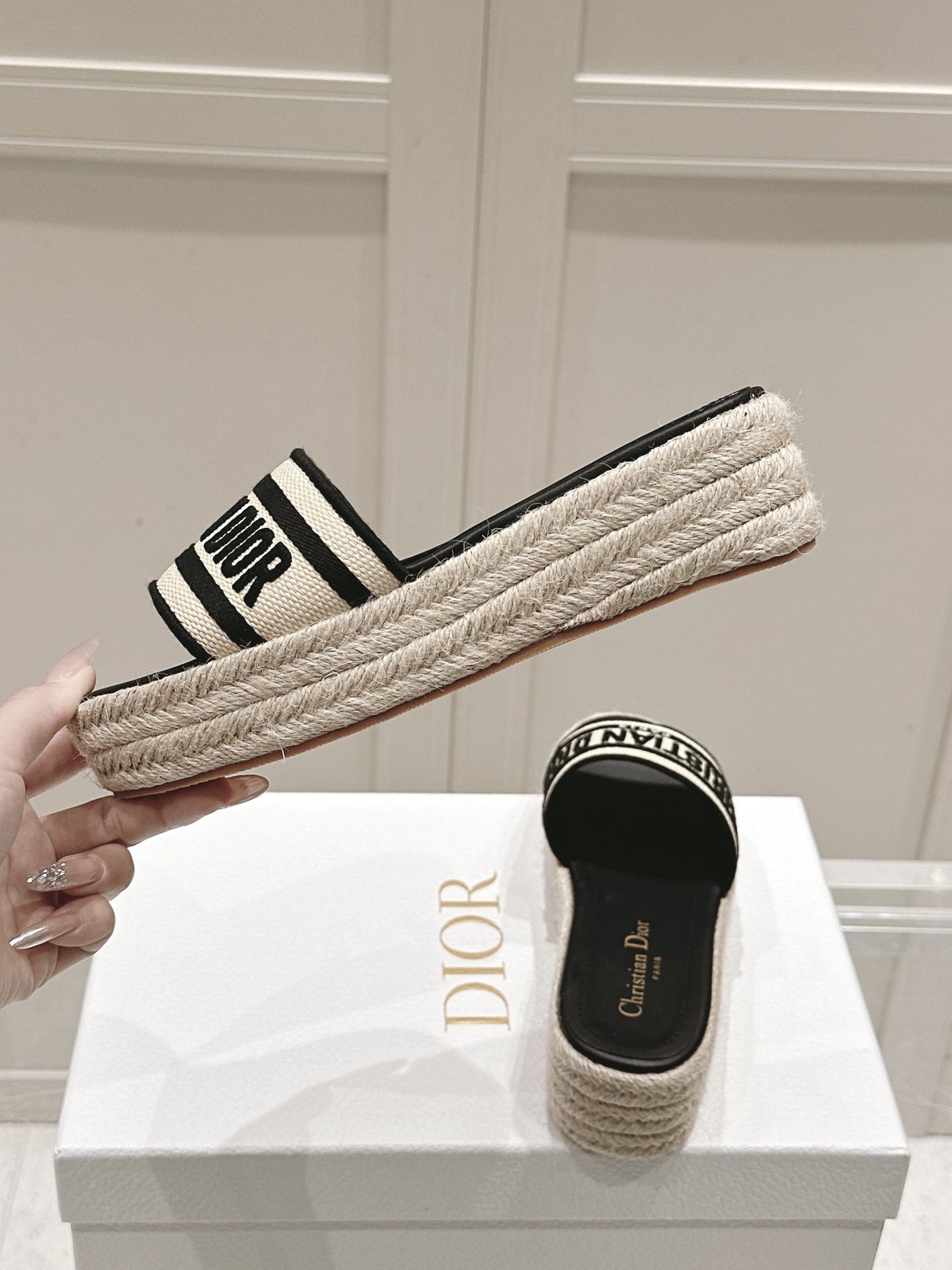 Dior Dior迪奥〰 Dway条纹厚底刺绣凉拖鞋
