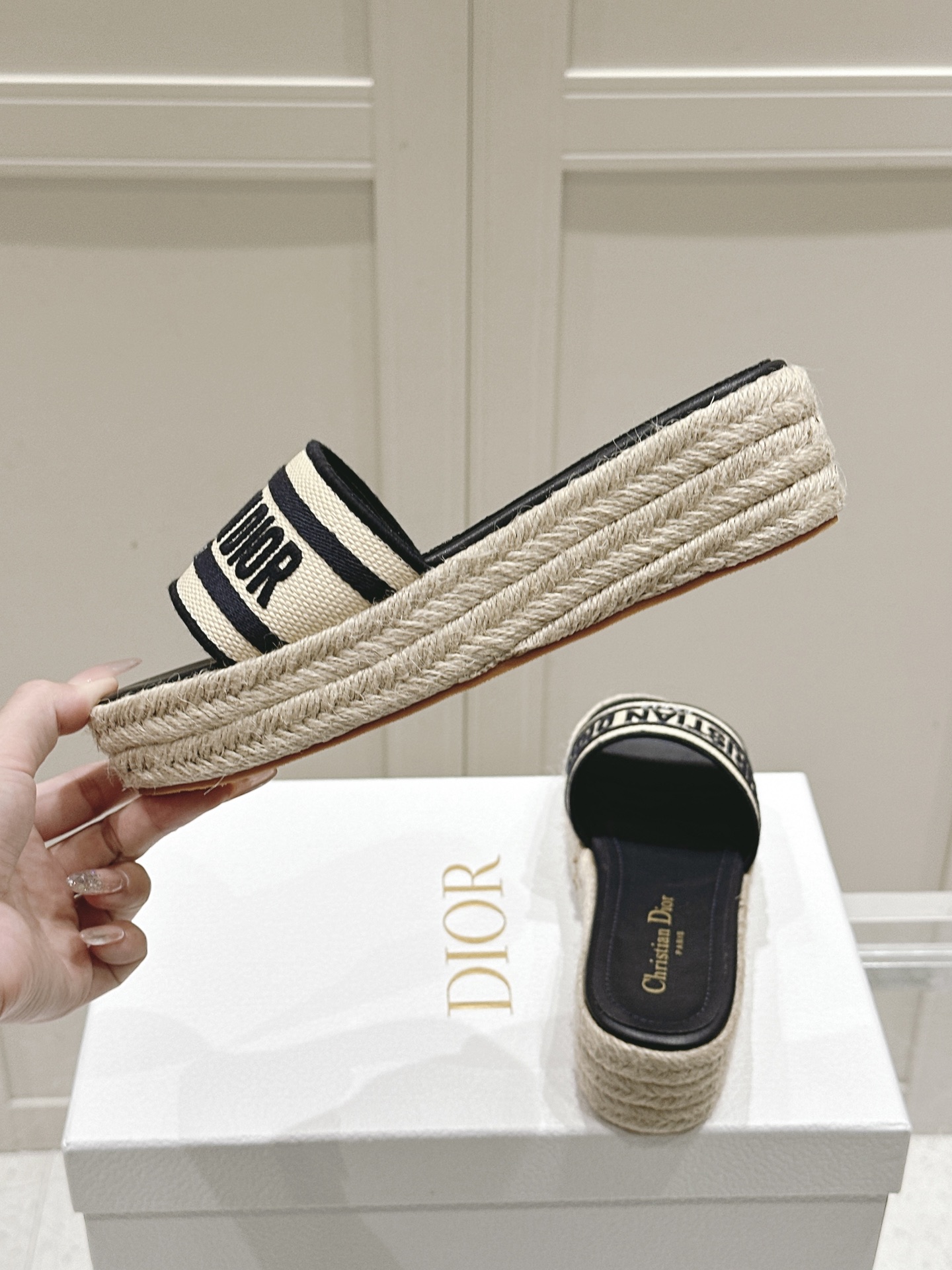 Dior Dior迪奥〰 Dway条纹厚底刺绣凉拖鞋