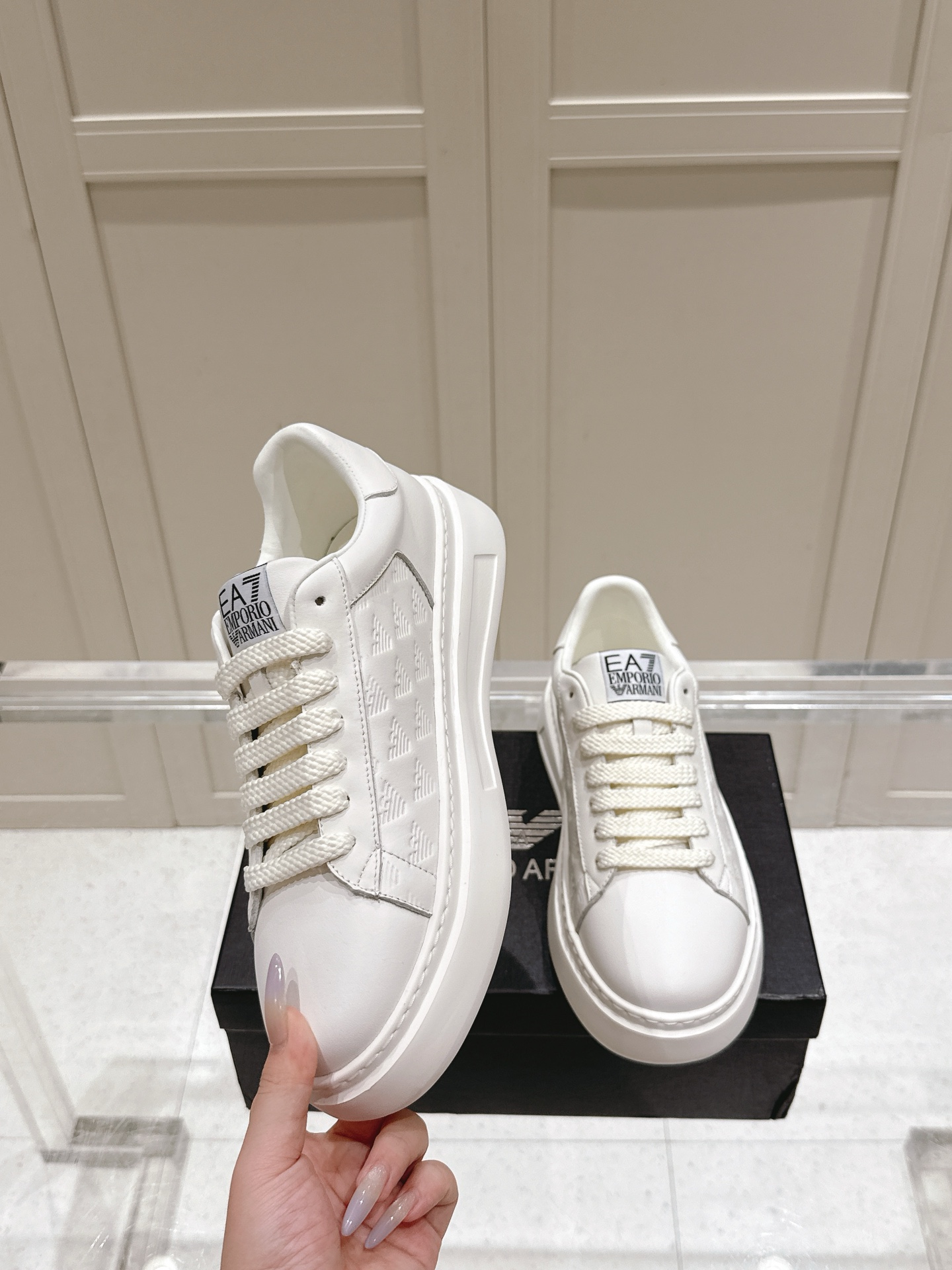 Top: 700 Men’s Emporio Armani EA7 Leisure Sneakers with Unique Design and Quality Materials - 图片 2