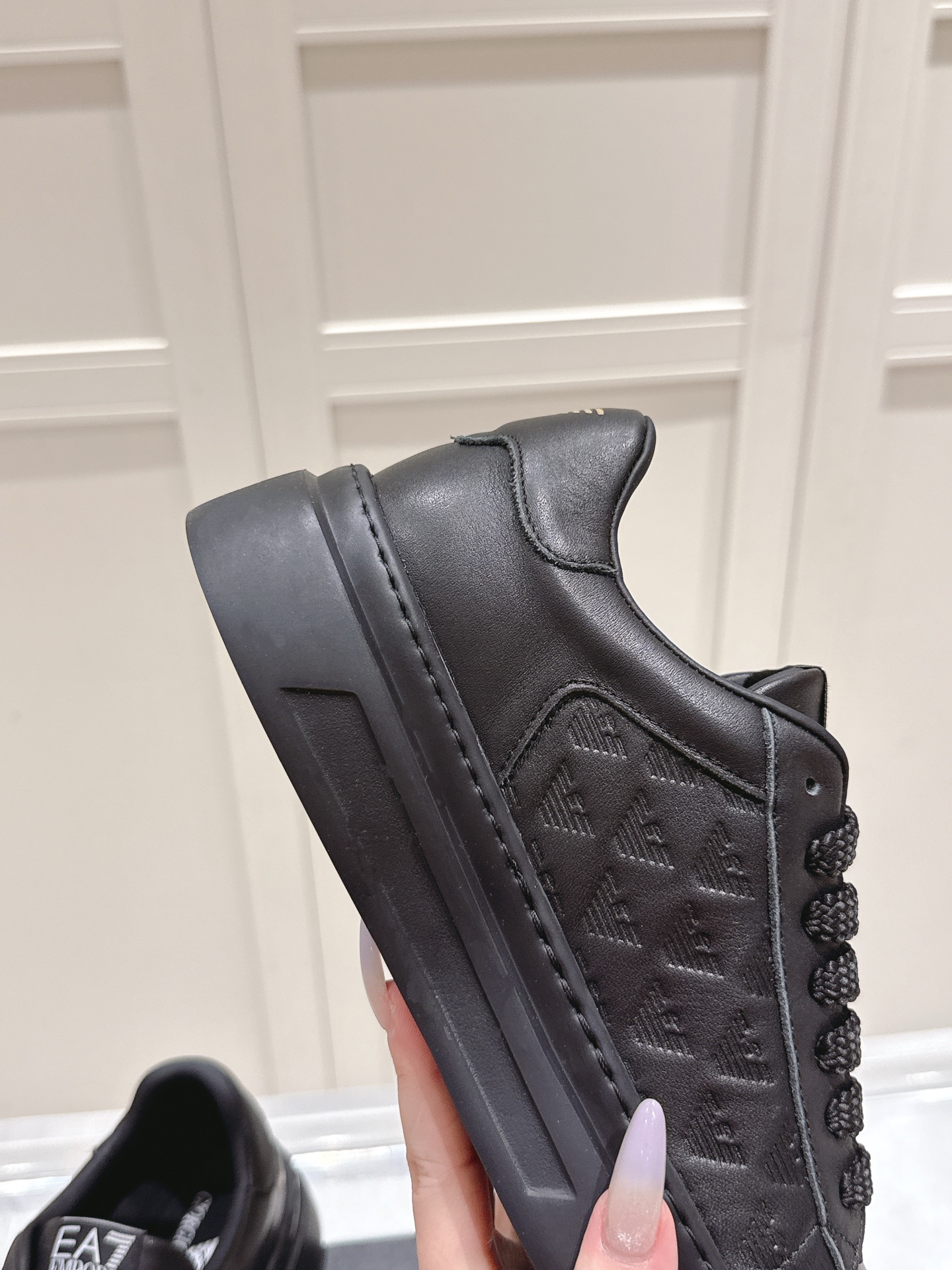 Top: 700 Men’s Emporio Armani EA7 Leisure Sneakers with Unique Design - 图片 7