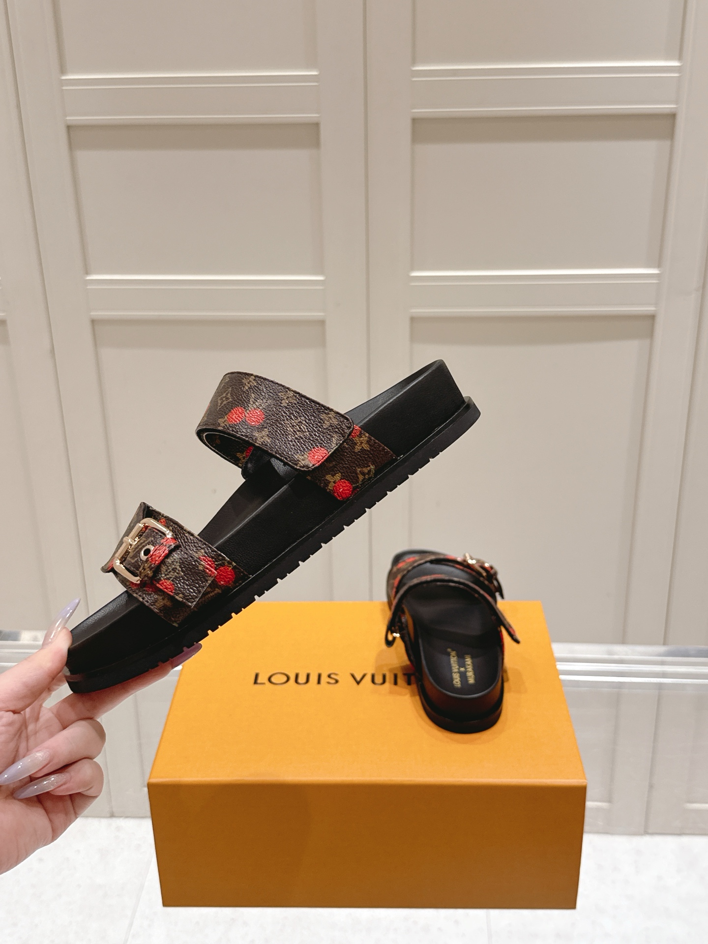 Louis Vuitton LV村上隆联名 L家驴牌BOM DIA COMFORT系列 魔术贴 牛仔布 老花 凉鞋 平底凉拖鞋
