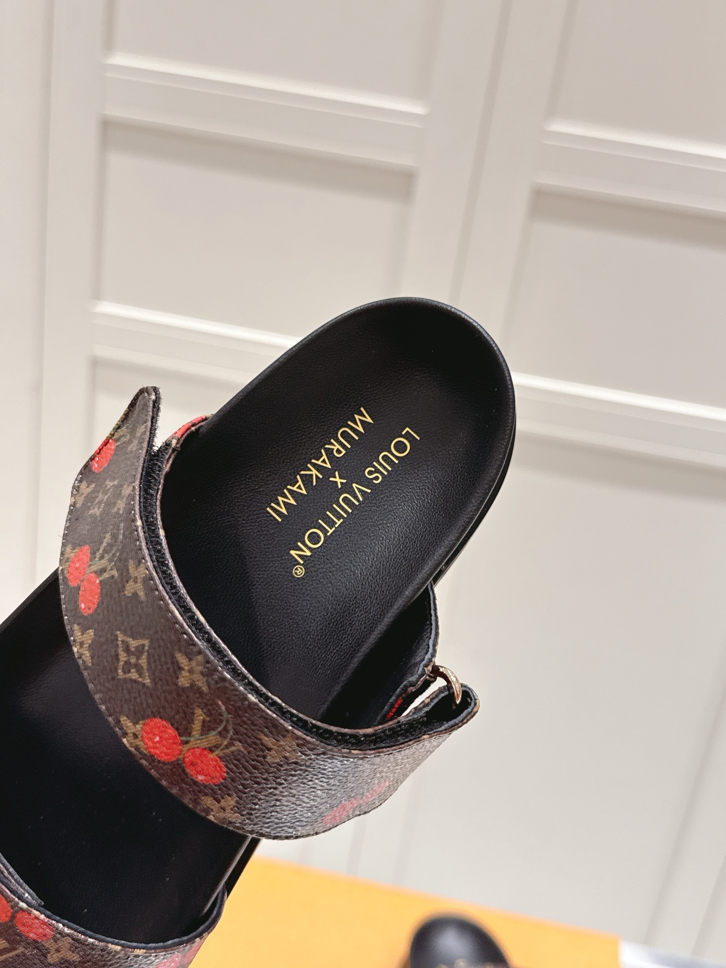 Louis Vuitton LV村上隆联名 L家驴牌BOM DIA COMFORT系列 魔术贴 牛仔布 老花 凉鞋 平底凉拖鞋