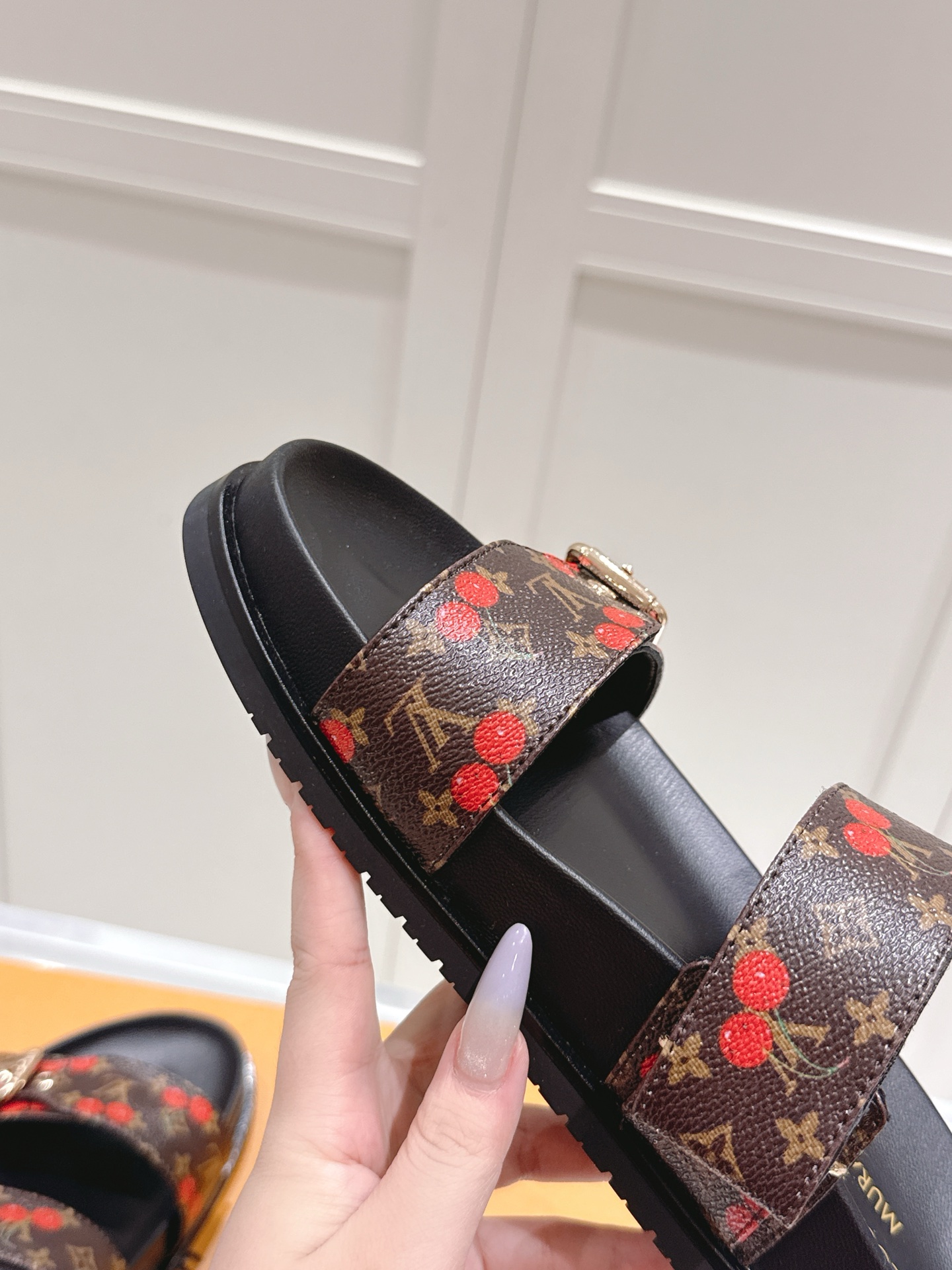 Louis Vuitton LV村上隆联名 L家驴牌BOM DIA COMFORT系列 魔术贴 牛仔布 老花 凉鞋 平底凉拖鞋