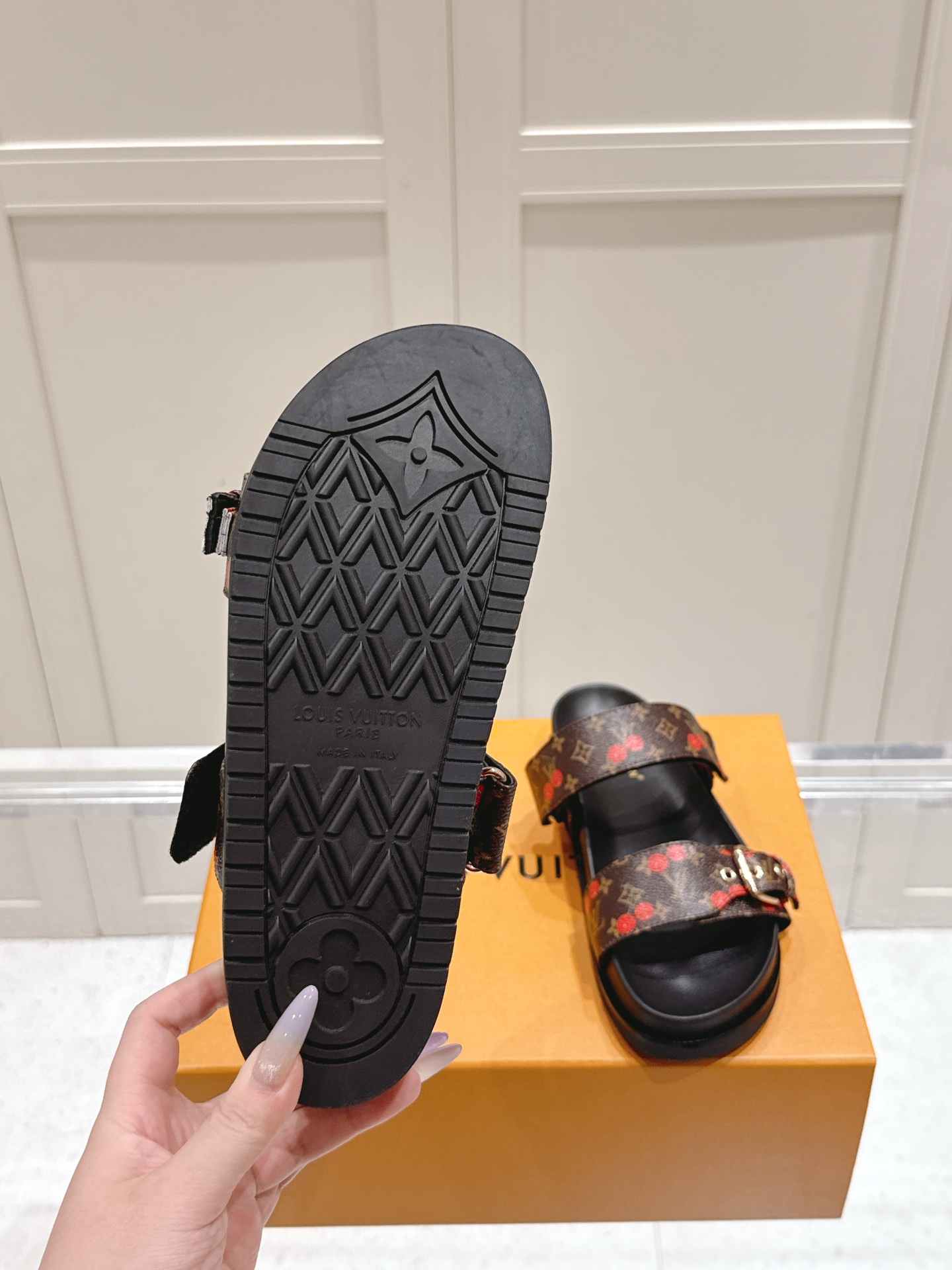 Louis Vuitton LV村上隆联名 L家驴牌BOM DIA COMFORT系列 魔术贴 牛仔布 老花 凉鞋 平底凉拖鞋
