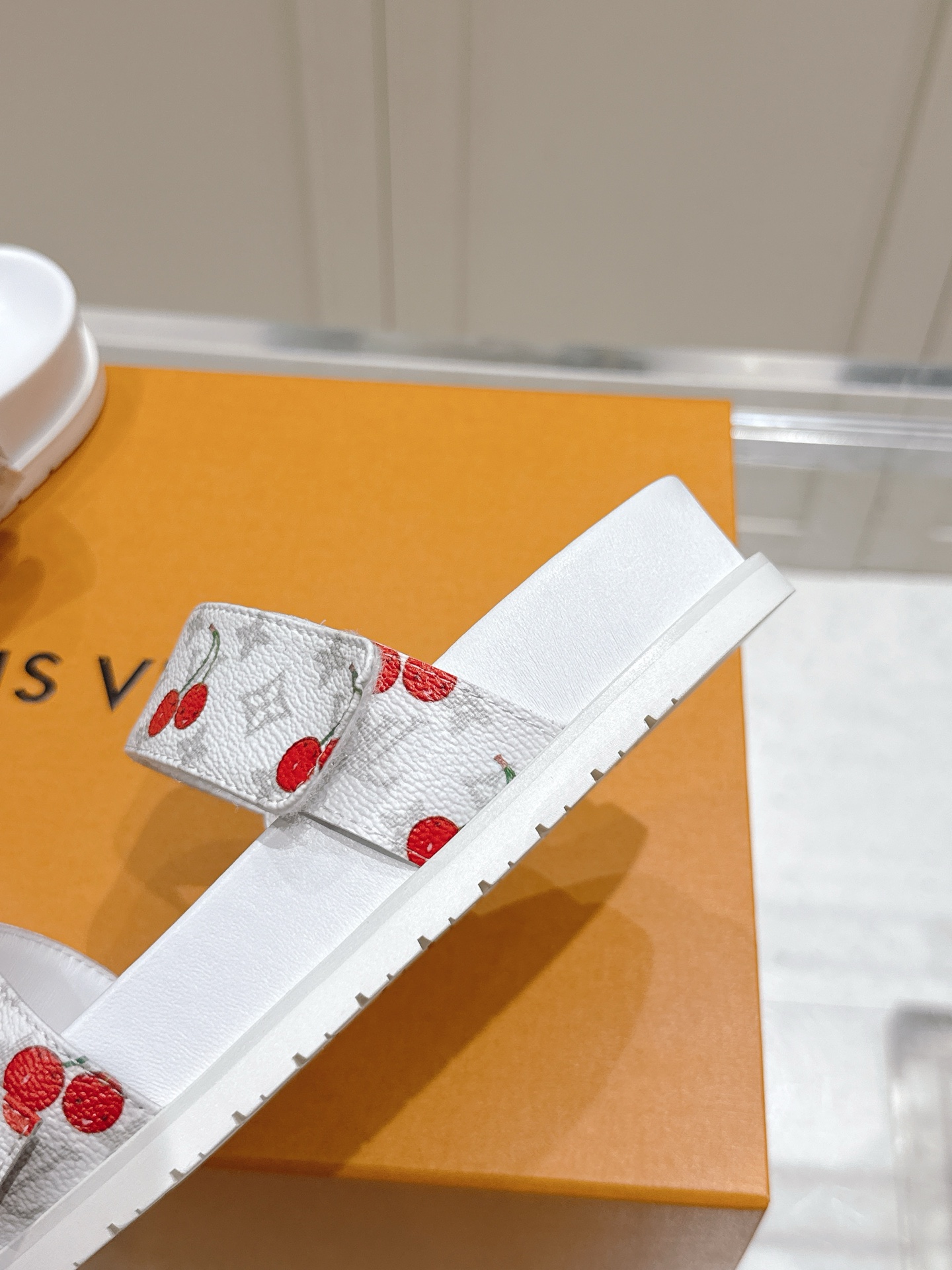 Louis Vuitton LV村上隆联名 L家驴牌BOM DIA COMFORT系列 魔术贴 牛仔布 老花 凉鞋 平底凉拖鞋