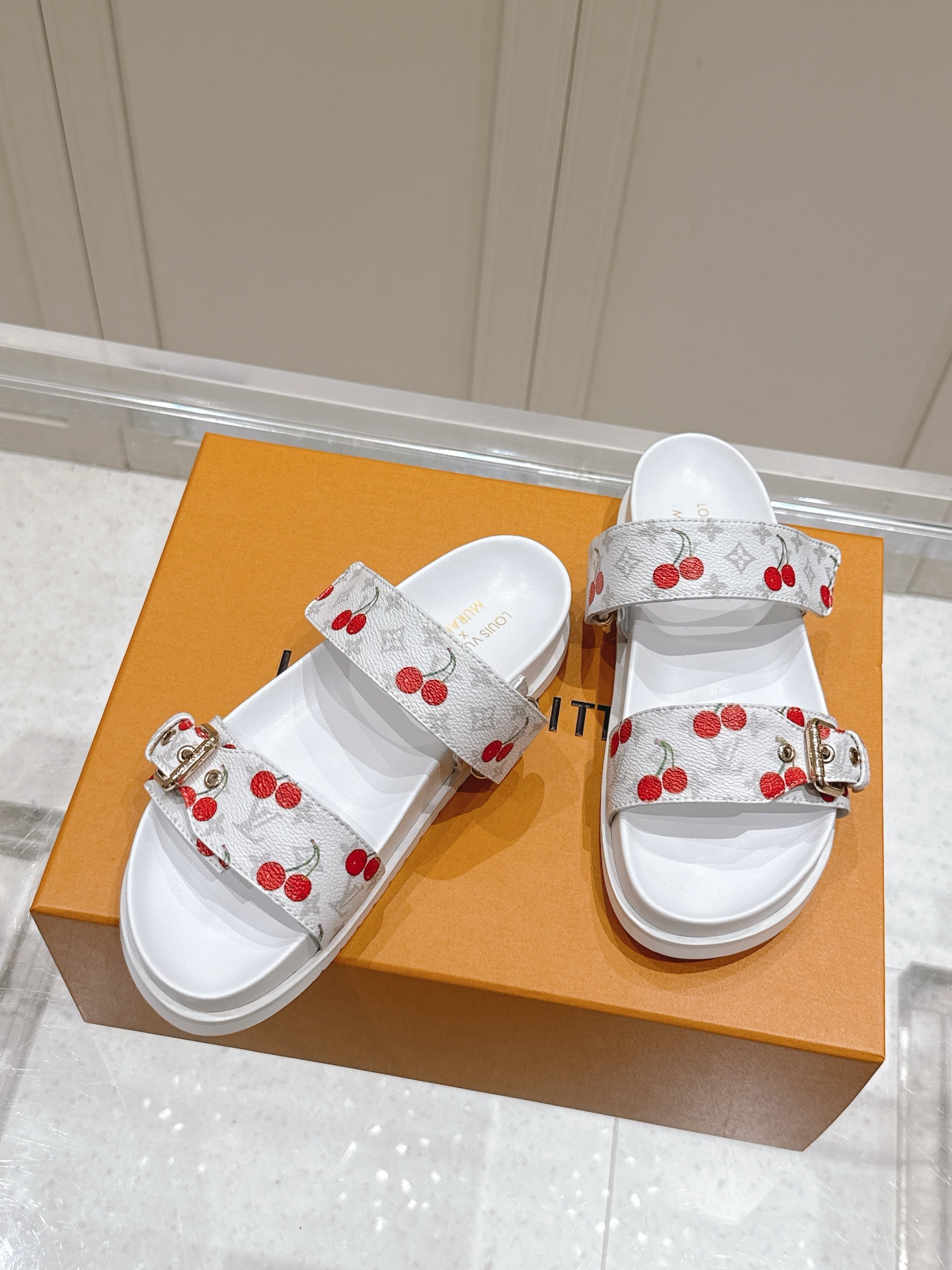 Louis Vuitton LV村上隆联名 L家驴牌BOM DIA COMFORT系列 魔术贴 牛仔布 老花 凉鞋 平底凉拖鞋
