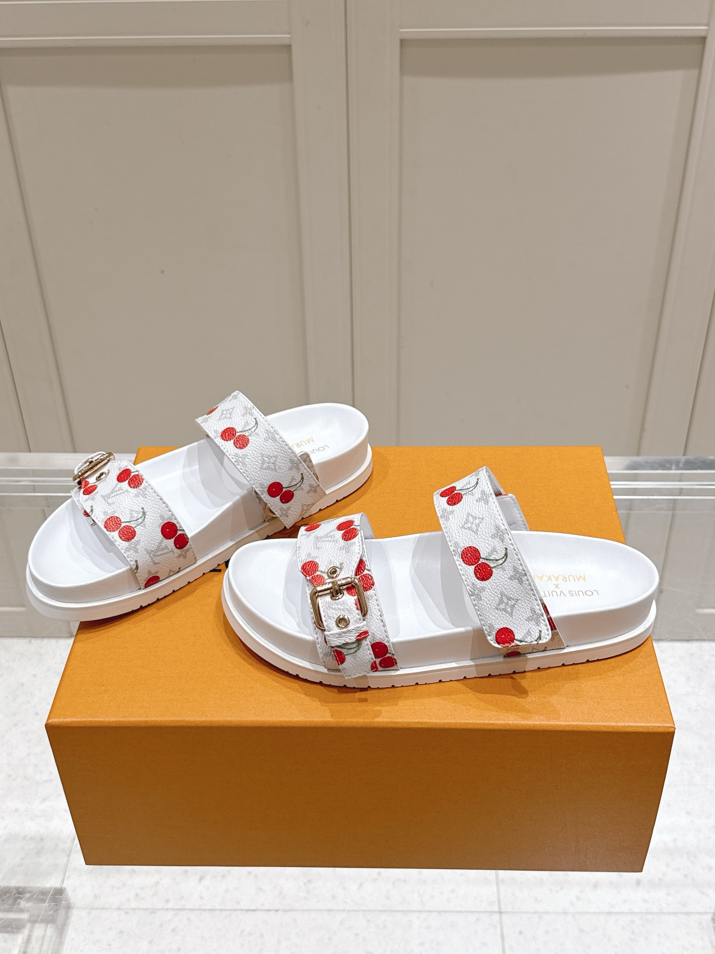 Louis Vuitton LV村上隆联名 L家驴牌BOM DIA COMFORT系列 魔术贴 牛仔布 老花 凉鞋 平底凉拖鞋