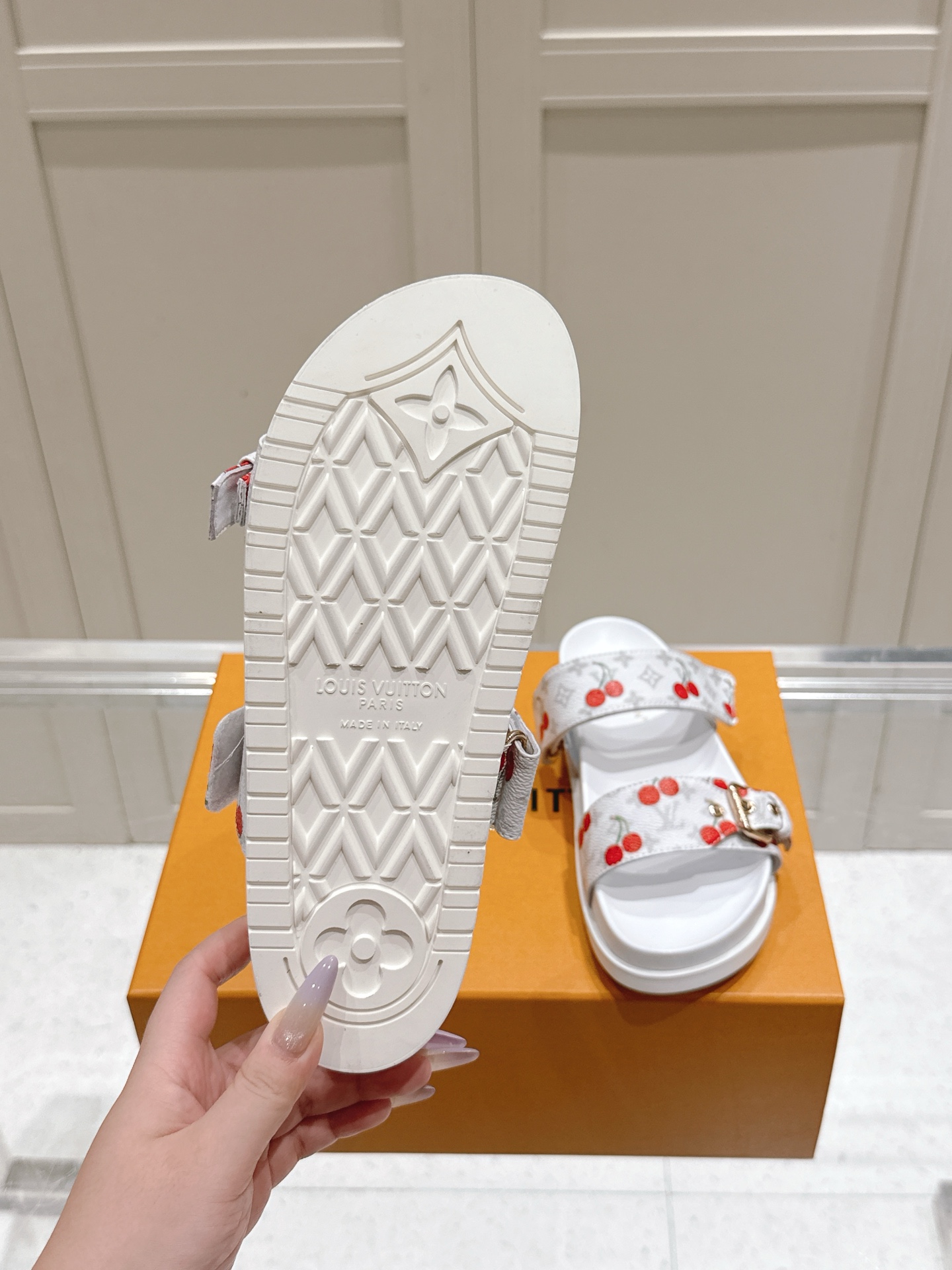Louis Vuitton LV村上隆联名 L家驴牌BOM DIA COMFORT系列 魔术贴 牛仔布 老花 凉鞋 平底凉拖鞋