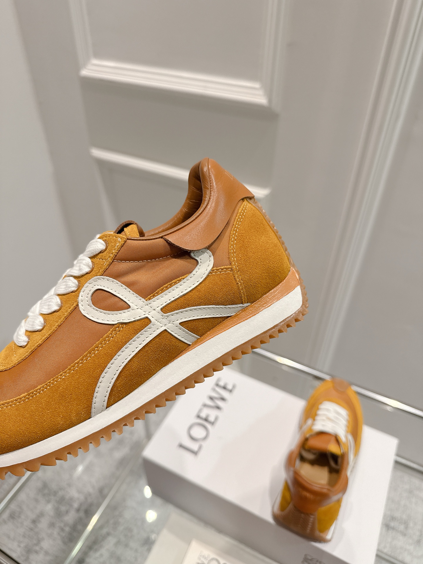 Title: 2025 Cosmopolitan Shoes Collection with Hidden Interiors and Innovative Designs Summary: New series features stylish, comfortable shoes with unique heel design, imported skins, and original fabrics for men - 图片 8