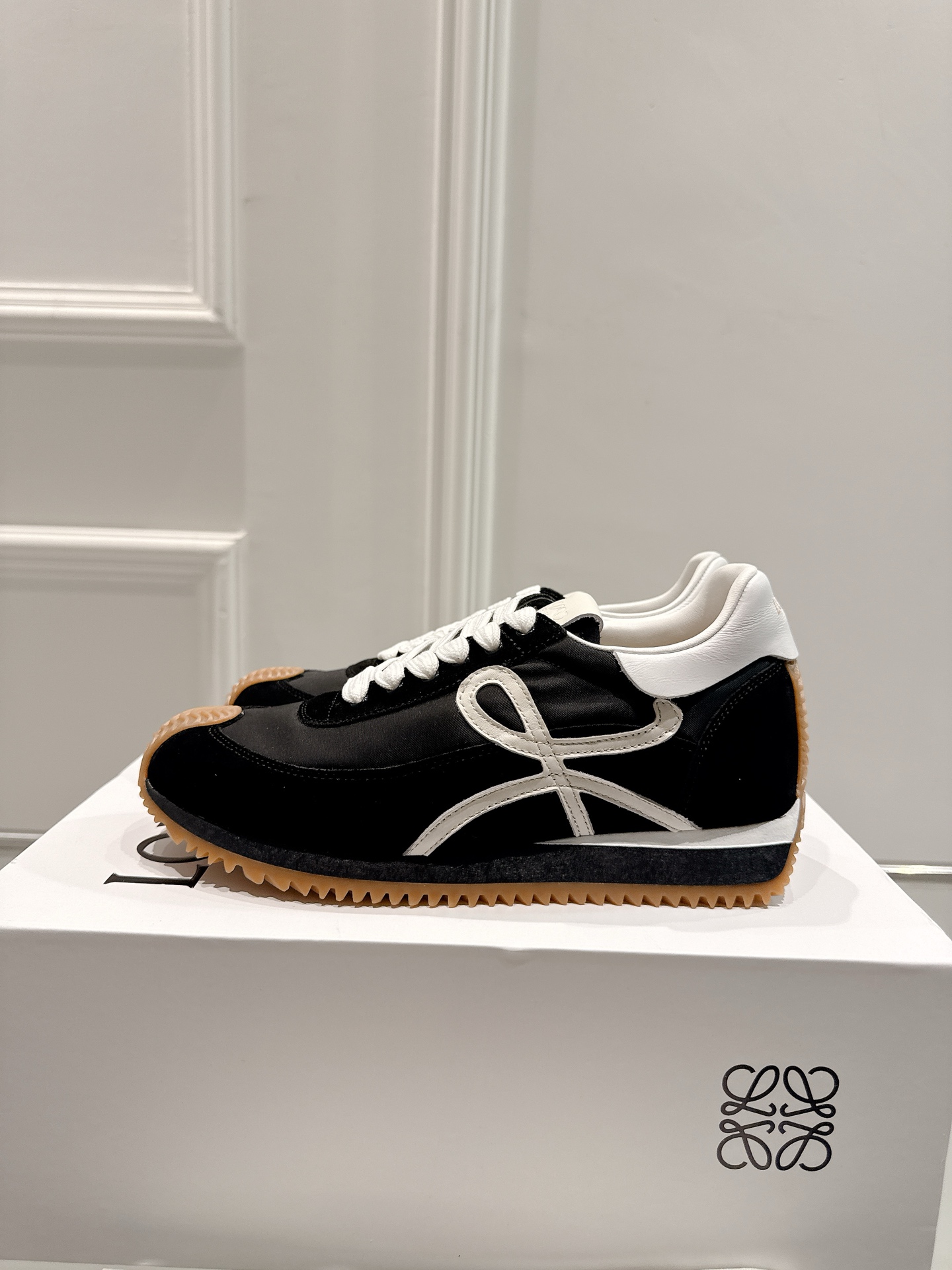 “2025 Cosmopolitan Shoes: Innovative Design with High Comfort and Style” - 图片 4