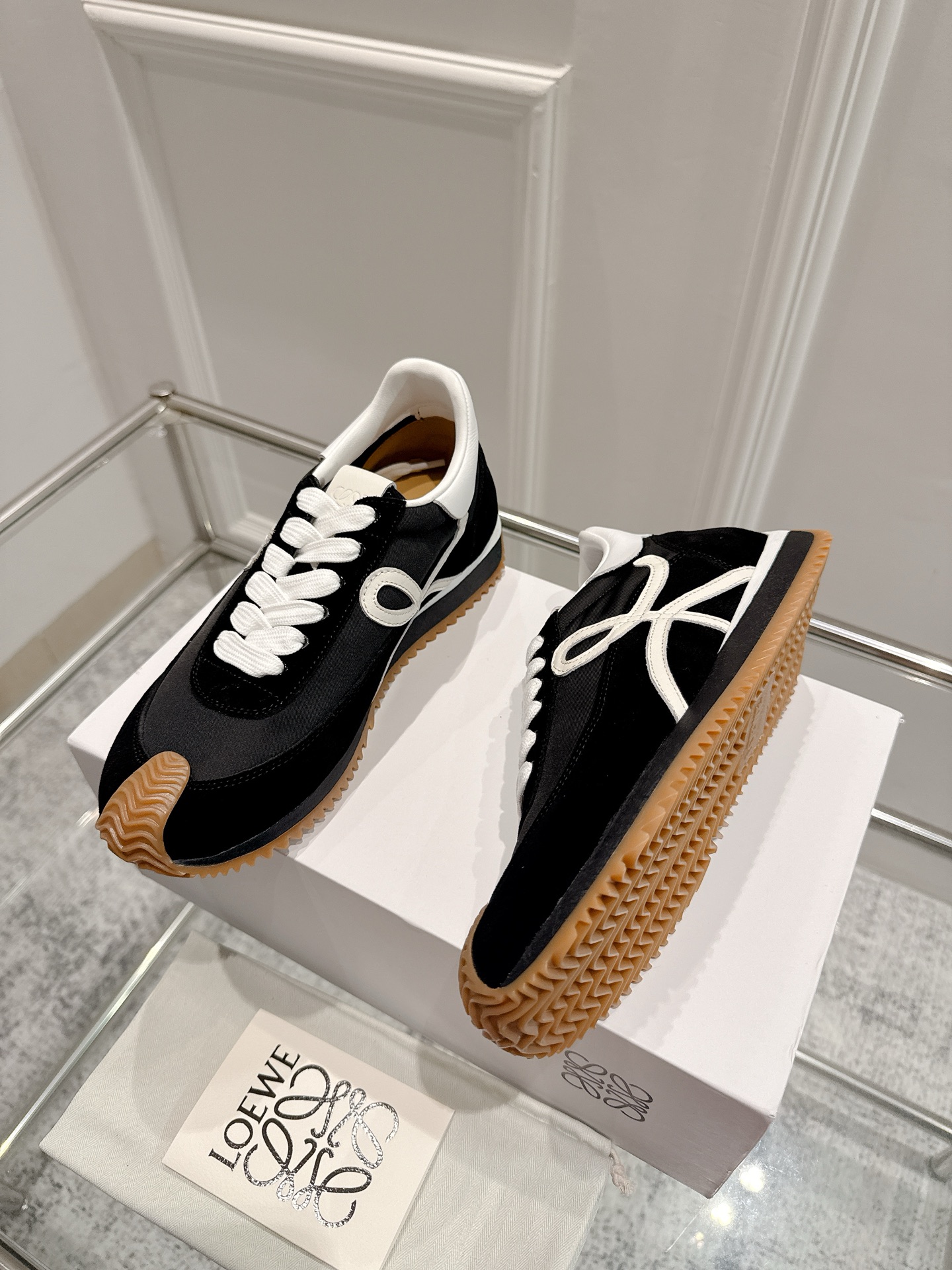 “2025 Cosmopolitan Shoes: Innovative Design with High Comfort and Style” - 图片 1