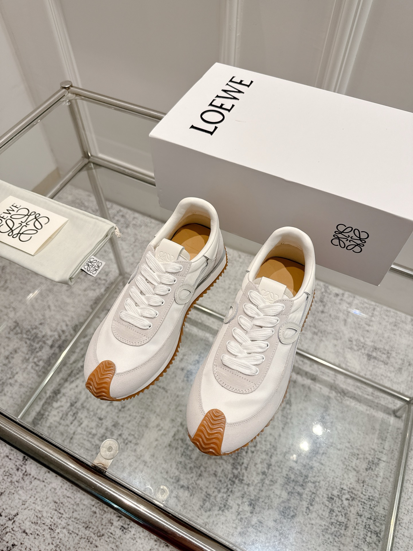 “2025 Cosmopolitan Shoes: High, Soft, and Stylish with New Heel Design” - 图片 9
