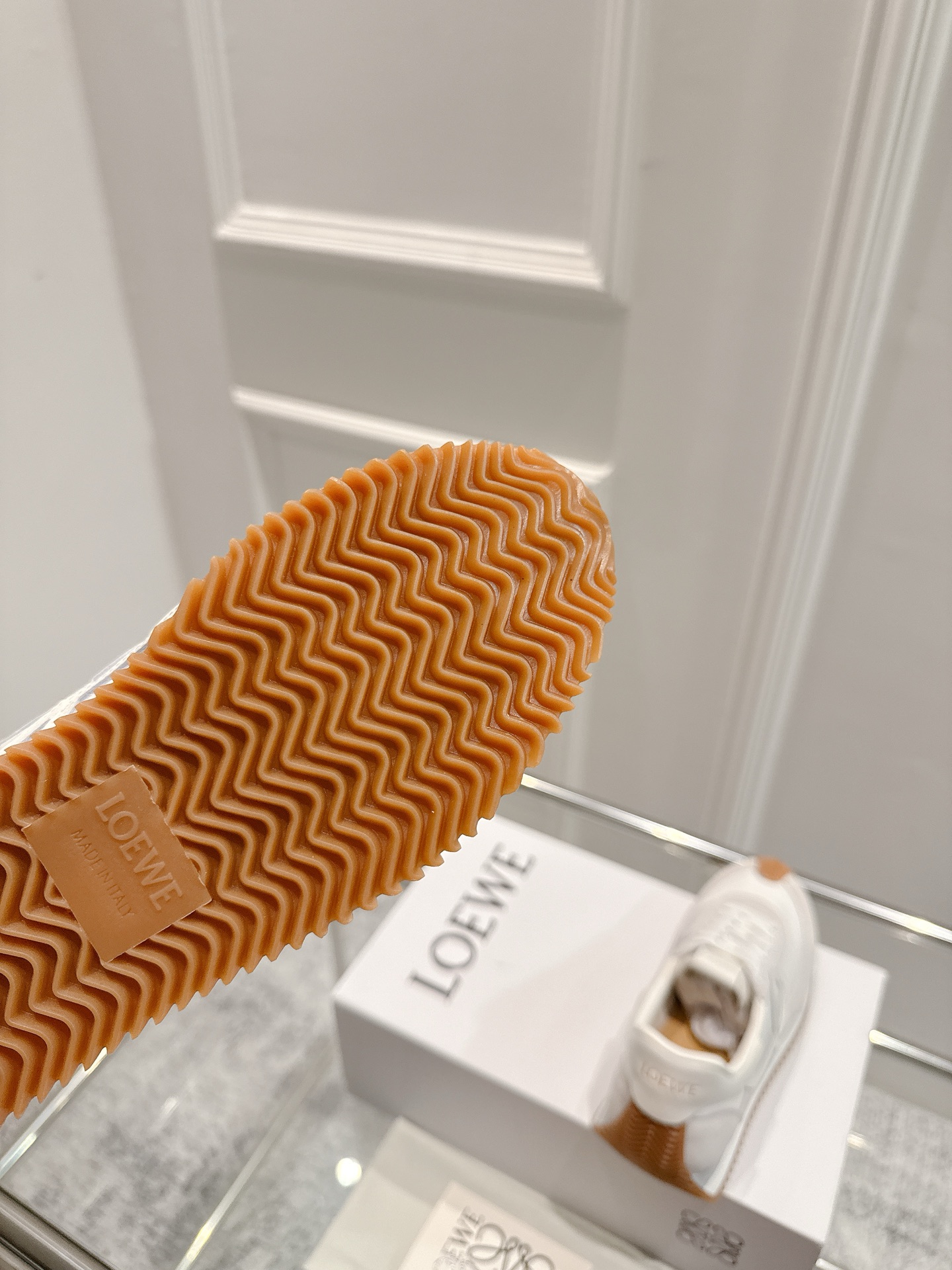 “2025 Cosmopolitan Shoes: High, Soft, and Stylish with New Heel Design” - 图片 7