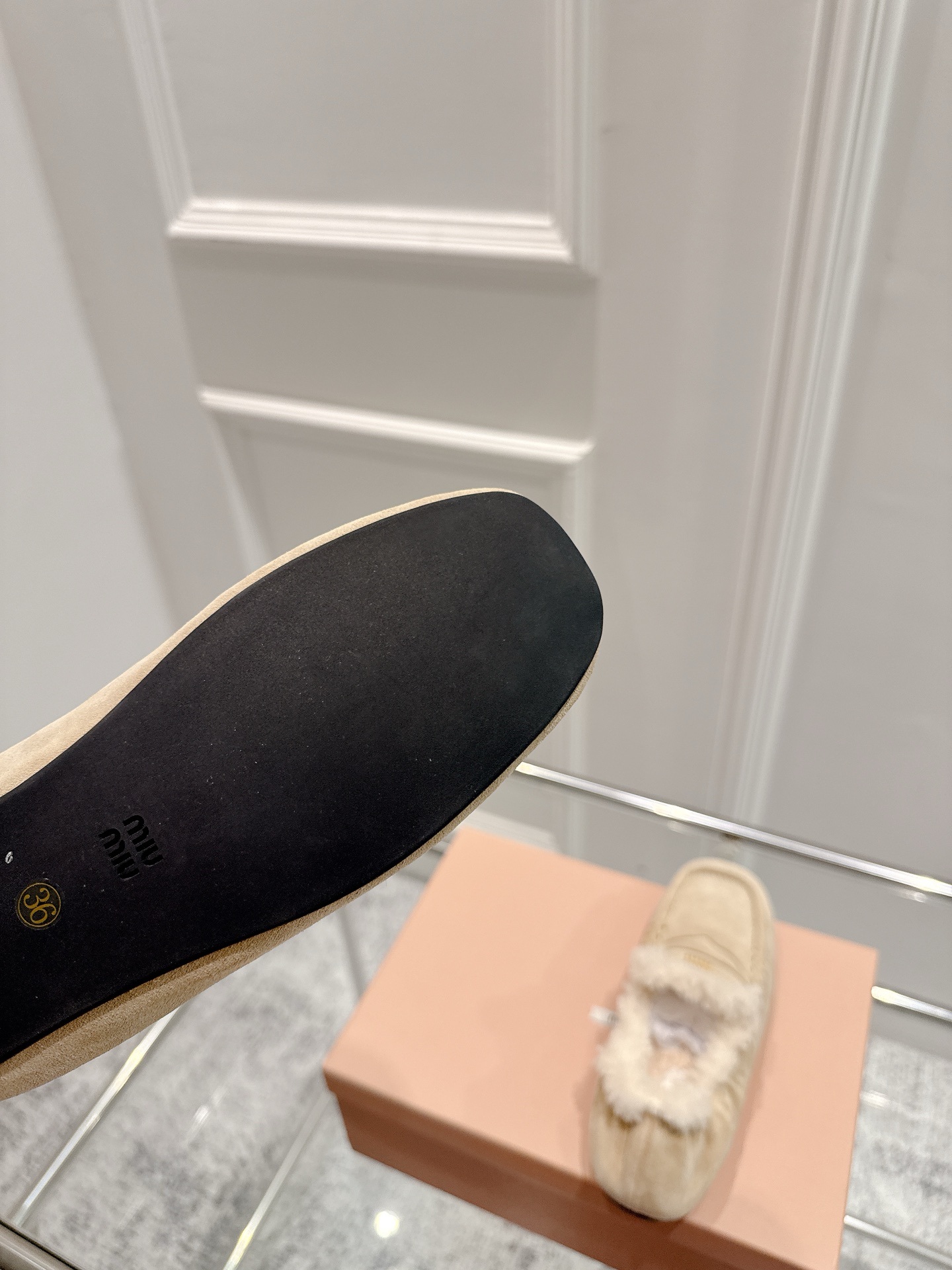 Title: Miumiu 25 Spring Summer Ballet Shoes Collection Overview Summary: Elegant ballet shoes collection with fresh designs, wrinkled details, one-foot style, lavish options in sizes 35-40 - 图片 8