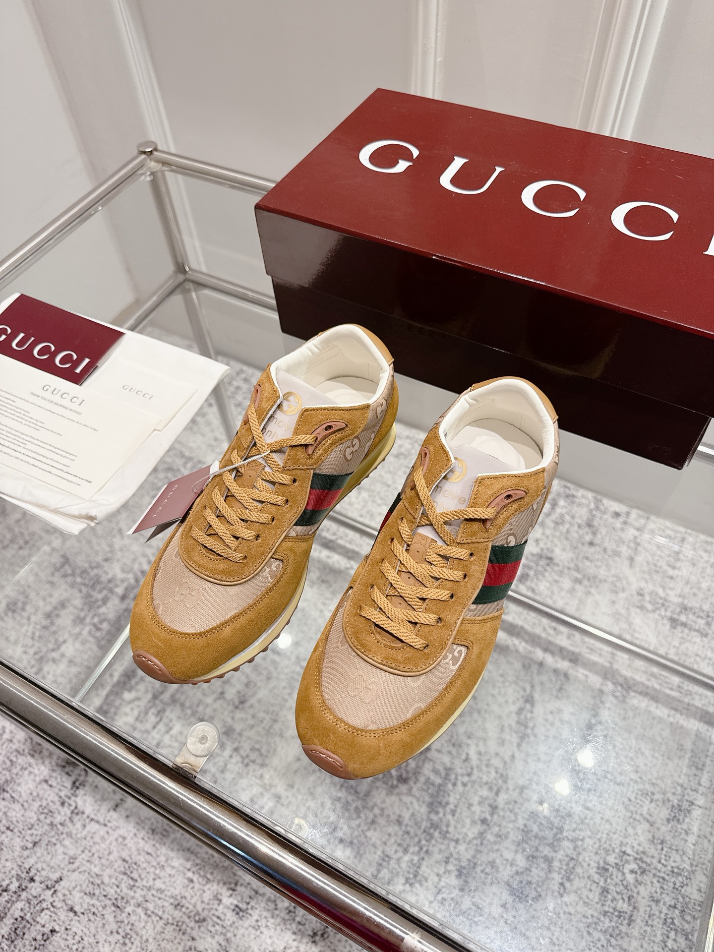 NO:461990,Top version of couples, women, Gucci, latest catwalk style, Re-Motion series, thick sole, casual sports shoes, original purchase and development, made, this sneaker is equipped with removable and adjustable ankle straps, adding dynamic items to the spring and summer series. The light and flexible outsole has been specially treated, full of a rich retro style. The delivery counter is exquisitely packaged. Fabric: original custom imported top layer cowhide, inner original custom breathable net, sole original open mold TPU material, sole thickness 3.5CM Size: 35-44, casual shoes/sports shoes, gucci, gucci, sneakers, cowhide19860909顶级版本情侣款 女男 Gucci古驰 最新 走秀款 Re-Motion系列 厚底 休闲 运动鞋 原版购入开发 做货 这款运动鞋设有可拆卸可调节踝部绑带,为春夏系列再添动感单品.轻盈且灵活的外底经过特殊处理,洋溢着浓郁的复古风情 配送专柜精美包装 面料:原版定制进口头层牛皮 内里原版定制透气网里 鞋底原版开模TPU材质 底厚3.5CM Size:35-44,休闲鞋/运动鞋,gucci,gucci,sneakers,cowhide,Women's Shoes