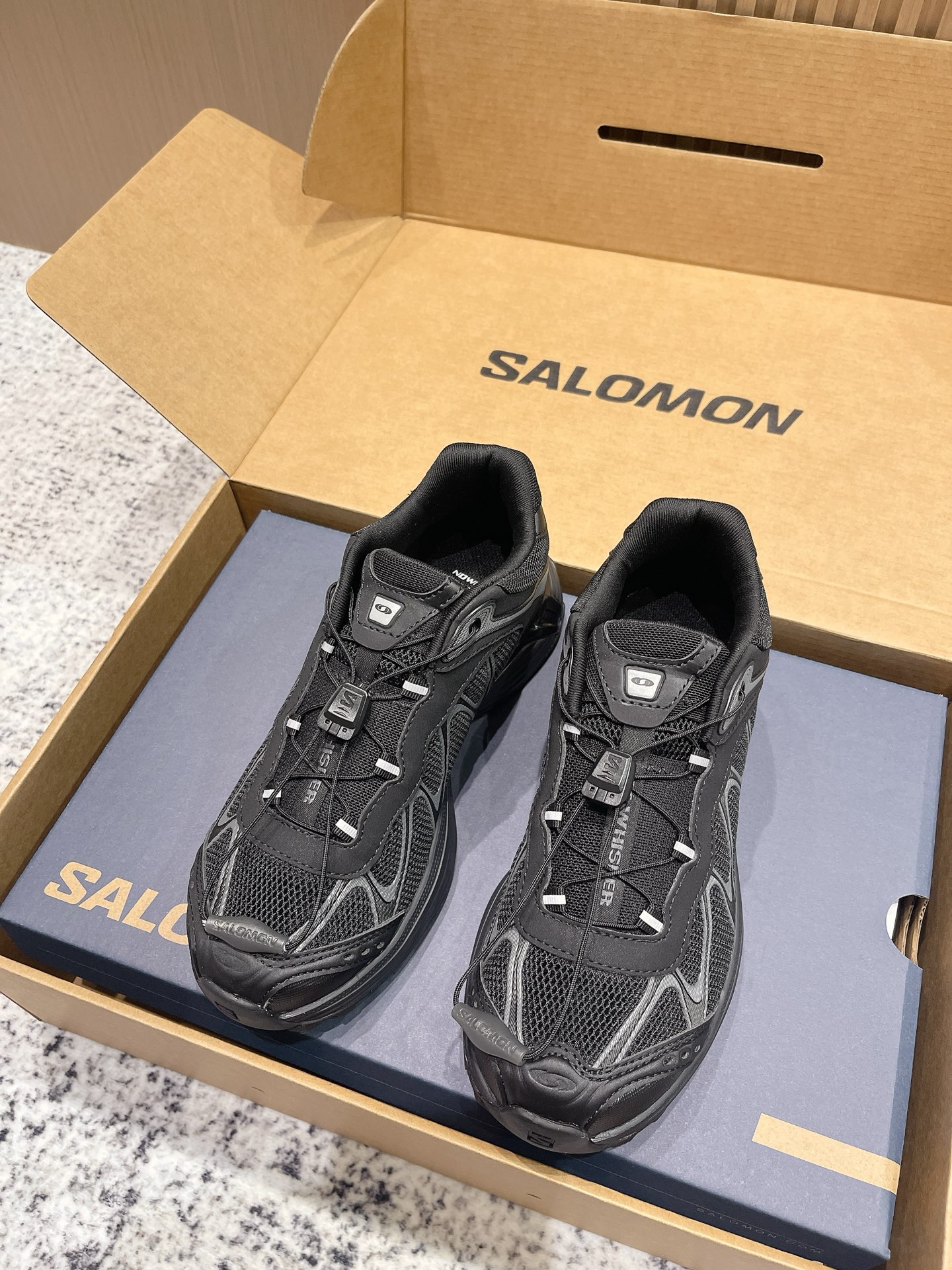 NO:492889,Purchase grade SALOMON XT WHISPER Salomon Outdoor Casual Sports Shoes Original Purchase and Development Making Products New interpretation focuses on its aerodynamic appearance, with the iconic white and cream color bringing urban style. The other pair is made of pure black to highlight the textured details. The iconic sneakers are refined into a new urban classic to bring a quiet atmosphere to SALOMON Fabric: original imported cowhide + breathable mesh inner original imported breathable mesh Sole original open mold anti-slip rubber outsole Size: 35-40 (40 custom made without return), casual shoes/sneakers, cowhide19860909代购级 SALOMON XT WHISPER 萨洛蒙户外 休闲 运动鞋 原版购入开发 做货 全新演绎的专注于其空气动力学的外观上,标志性白色与奶油色带来都市风格. 另一双则以纯粹的黑色打造,突出富质感的细节,标志性运动鞋被提炼为新的都市经典 为 SALOMON带来静谧气息 面料:原版进口牛皮+透气网面 内里原版进口透气网里 鞋底原版开模防滑橡胶大底 Size:35-40（40订做不退换）,休闲鞋/运动鞋,sneakers,cowhide,Women's Shoes