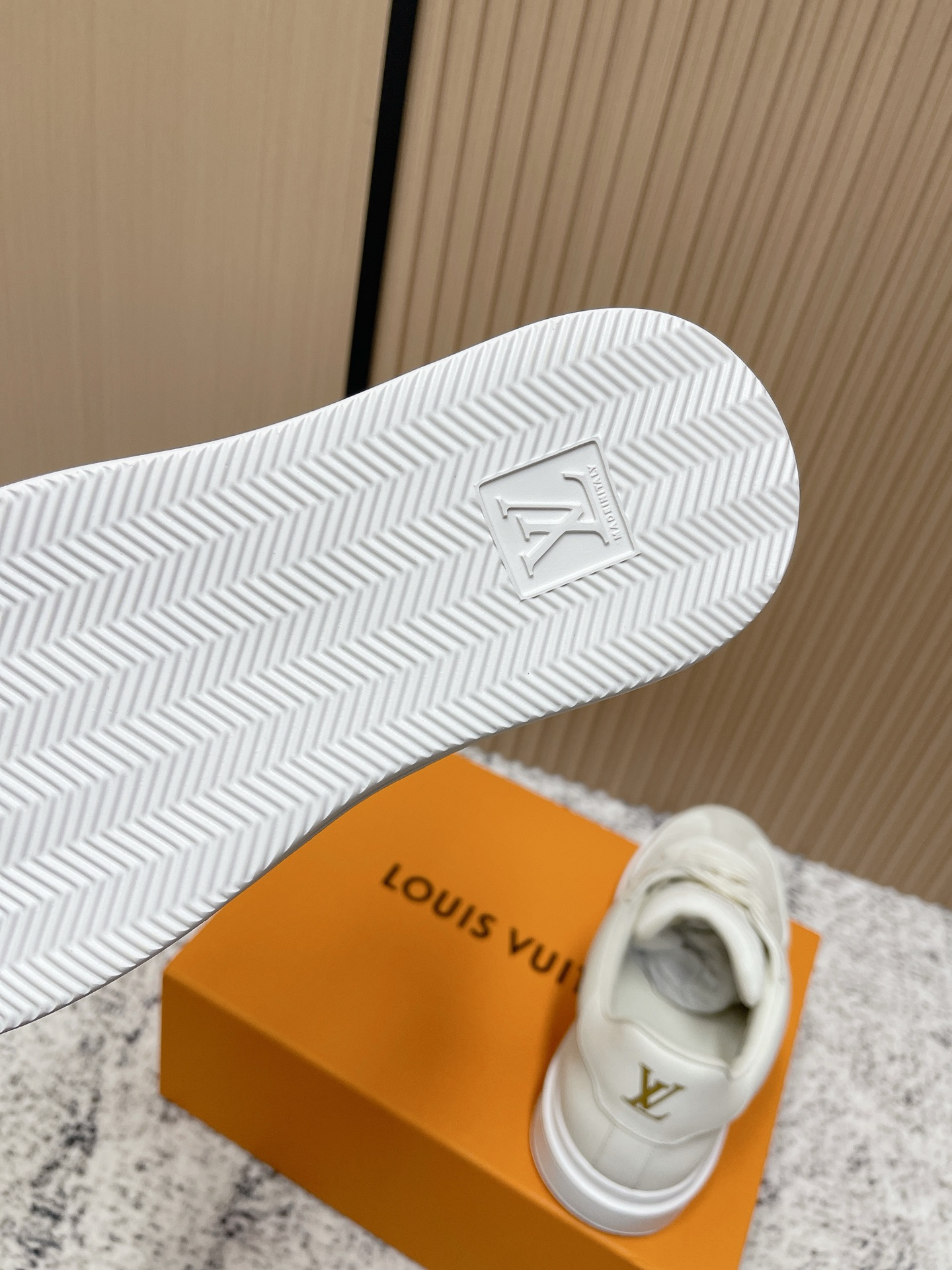 Louis Vuitton Louis vuitton ss25秋冬压老花 休闲 厚底 运动鞋 小白鞋