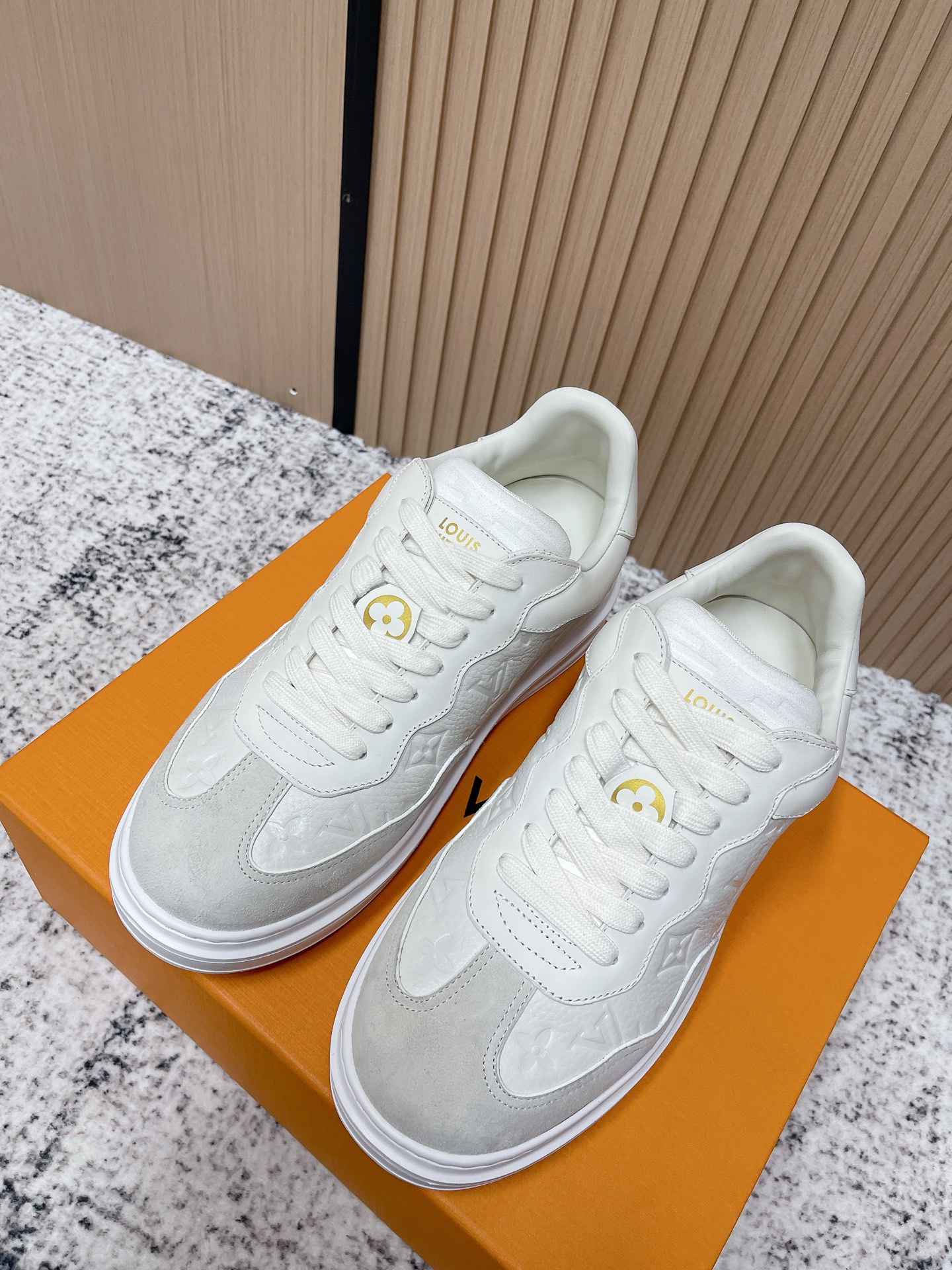 Louis Vuitton Louis vuitton ss25秋冬压老花 休闲 厚底 运动鞋 小白鞋