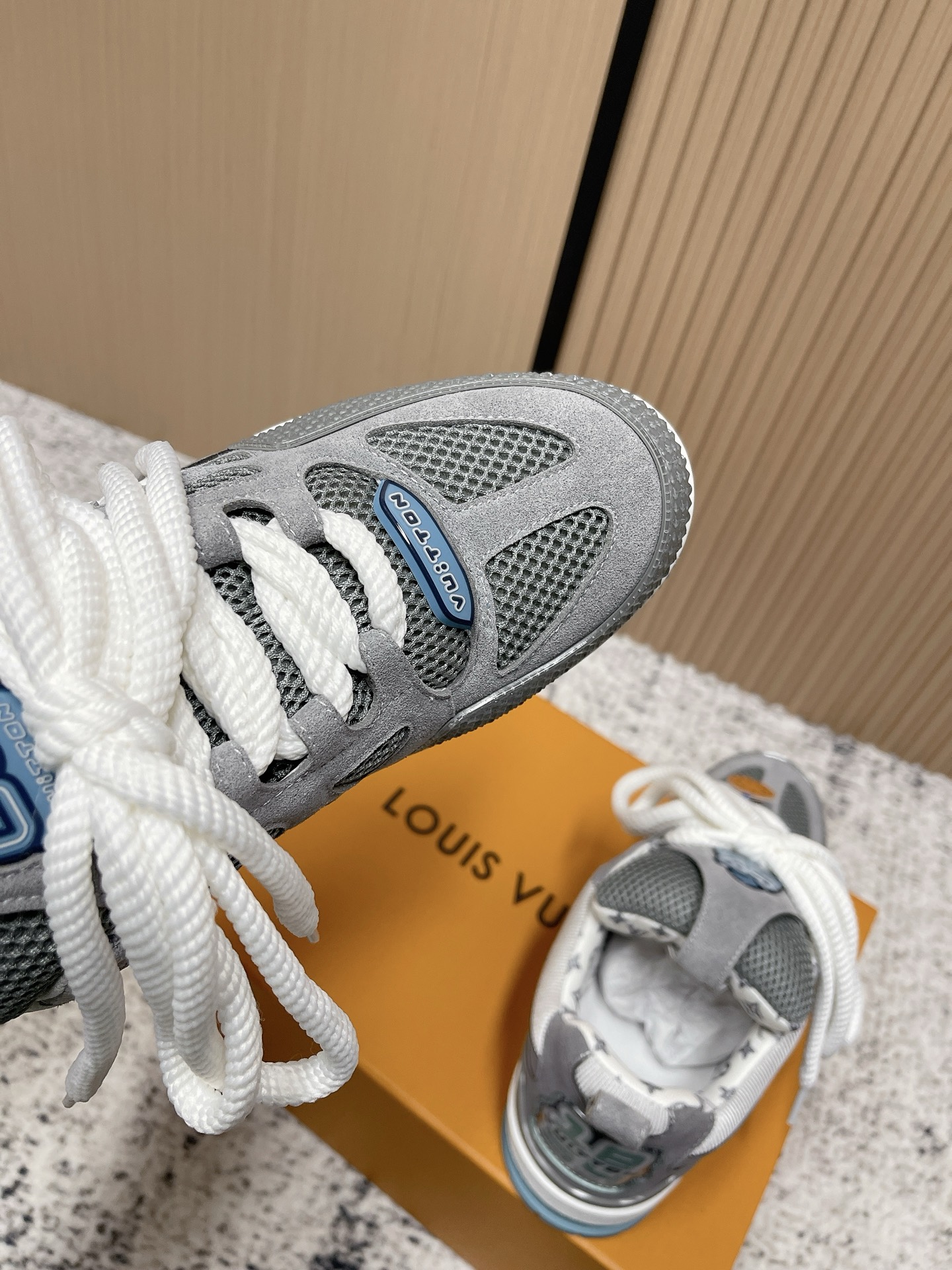 Lv skate sneaker 四叶草情侣款运动鞋,面包鞋,滑板鞋 7