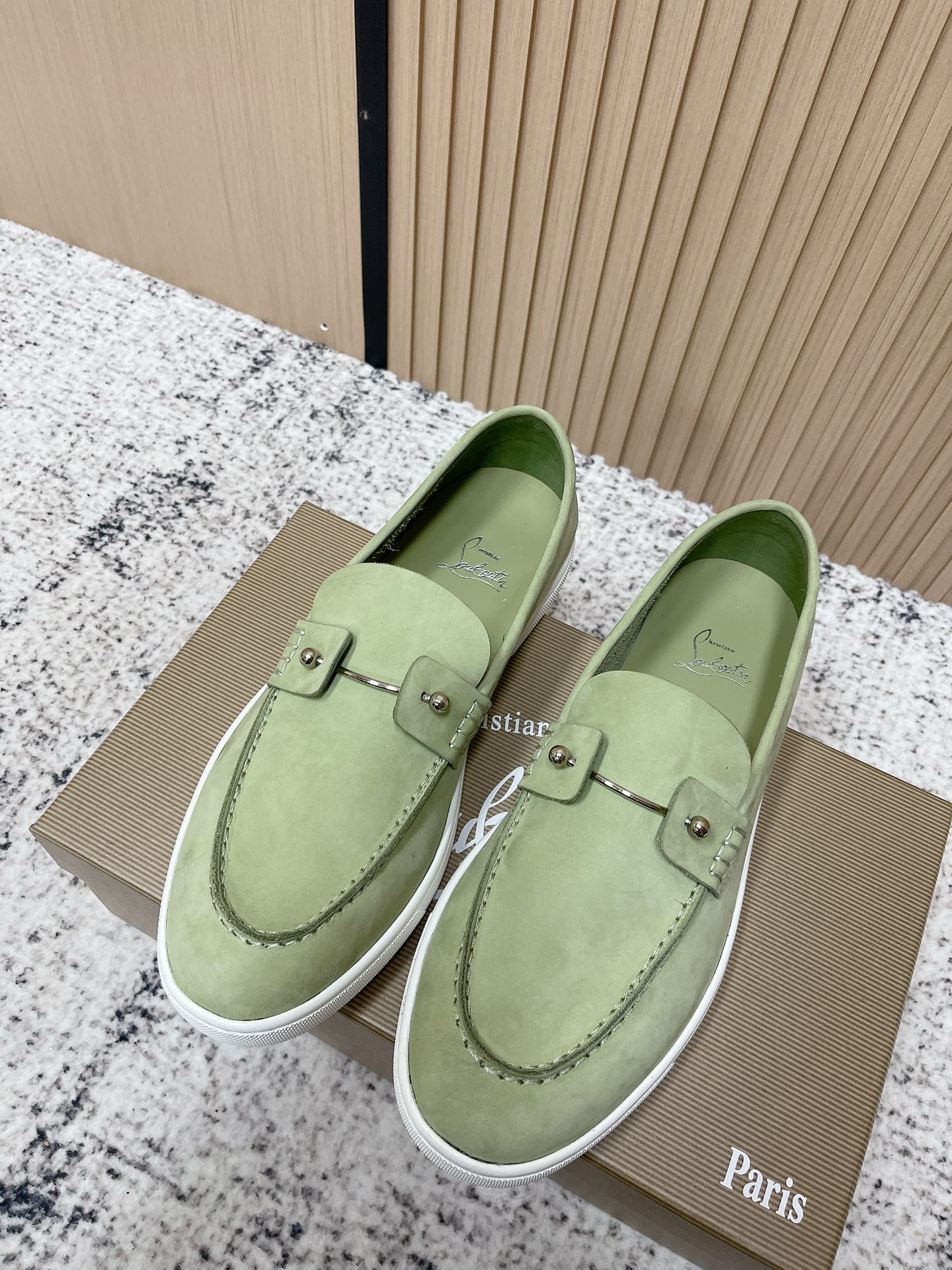 NO:630917,Top version men's christian louboutin (CL red sole shoes) exclusive hot model release event latex foot pads finished outsole production line [deyi] global supply [top version] original imported cowhide upper, top original leather lining, original molded tpu outsole, original 1:1 detail processing, original shoe last, large quantity available in stock, code number 39-44 (customized to 45), loafers, christian louboutin, loafers, cowhide19860909顶级版本 男款 christian louboutin（CL红底鞋）独家热款发布活动乳胶垫脚成品大底车线[得意]全球供货【顶级版】原版进口牛皮鞋面,顶级原版皮内里,原版开模tpu大底,原版1:1细节处理,原版鞋楦,大量现货供应,码数39-44（45订做）,乐福鞋,christian louboutin,loafers,cowhide,Women's Shoes