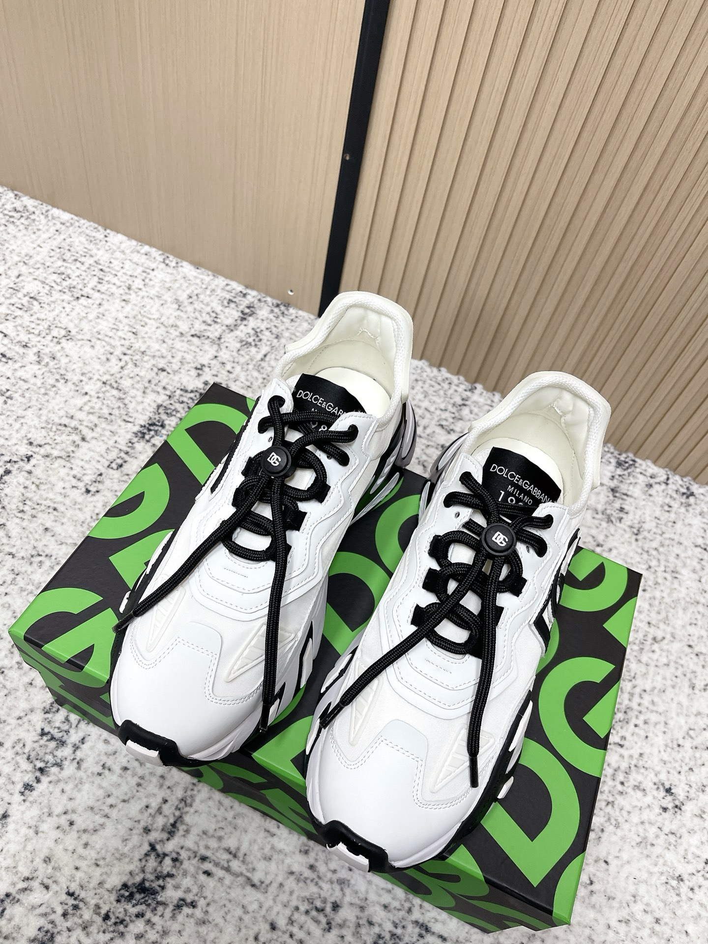 NO:650484,Top version DOLCE & GABBANA 2025 Couple New Casual Sports Shoes Brand Outsole Exclusive Seiko Customization Launched The Brand Letter Craft Is Beautifully Luxurious Shining Exquisitely Made Many People Love It Using High-End Imported Silk Cowhide + Imported Lycra + Imported Leather Leather Lining Perfectly Interprets Shoes Classics and Fashion Integrated Luxurious Dreams Dominate Fashionable High-end Quality  Size 35-46 (40.41 for women, 45.46 for men, customized), casual shoes/sports shoes, Dolce&Gabbana, sneakers, cowhide19860909顶级版本 DOLCE & GABBANA 2025 情侣 新款 休闲 运动鞋 品牌大底 独家精工定制上市 品牌字母工艺点缀绝美奢华闪耀 精湛的做众多人至爱采用高端进口丝绸牛皮+进口莱卡+进口革皮 牛里 完美诠释鞋履经典与时尚融为一体奢华迷梦驾凌时尚高端品质 码数35-46（女40.41男45.46定做）,休闲鞋/运动鞋,Dolce&Gabbana,sneakers,cowhide,Women's Shoes