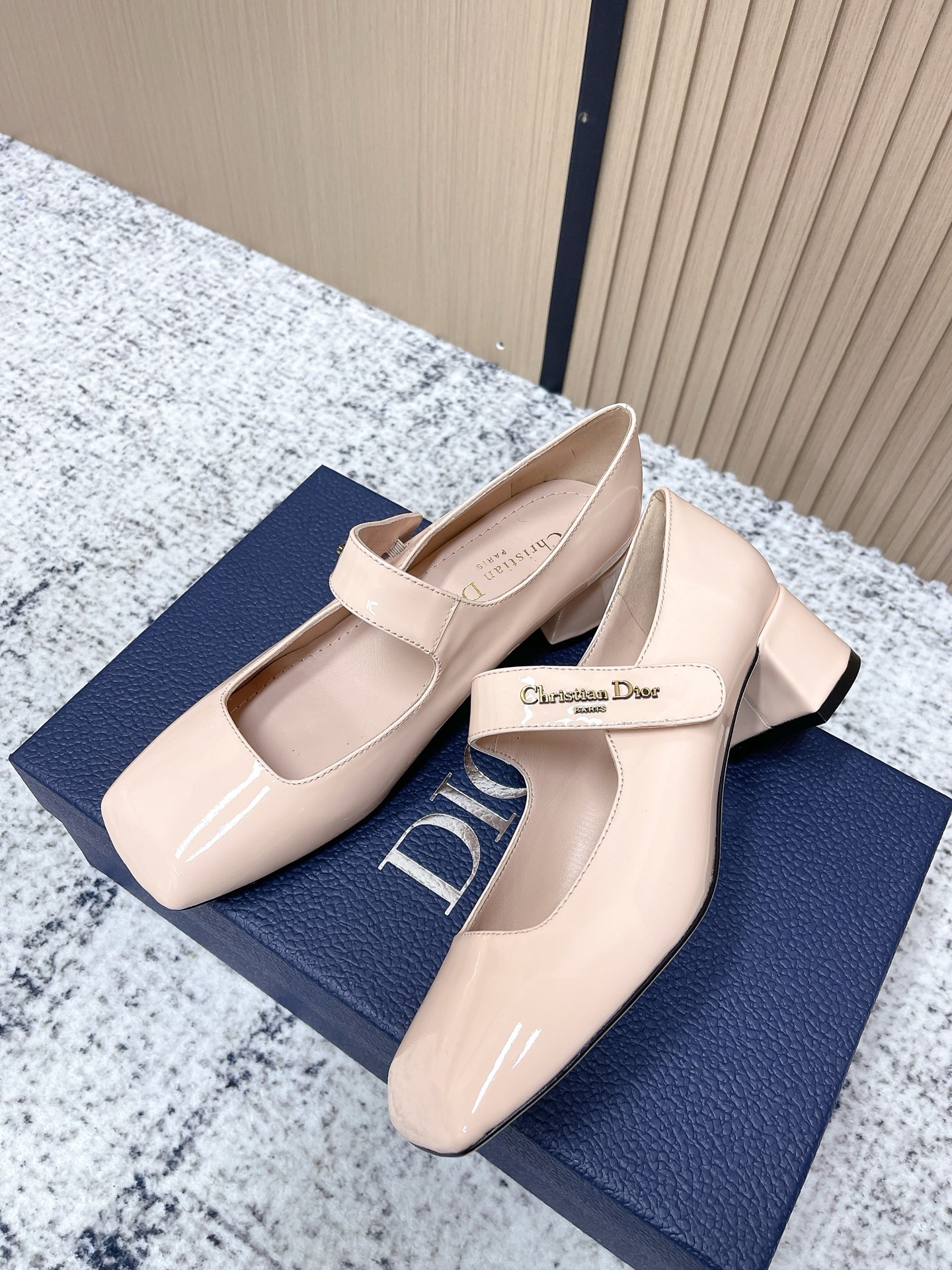 Dior DIOR迪奥 26/ss 早春度假系列 方头魔术贴 粗跟 玛丽珍鞋