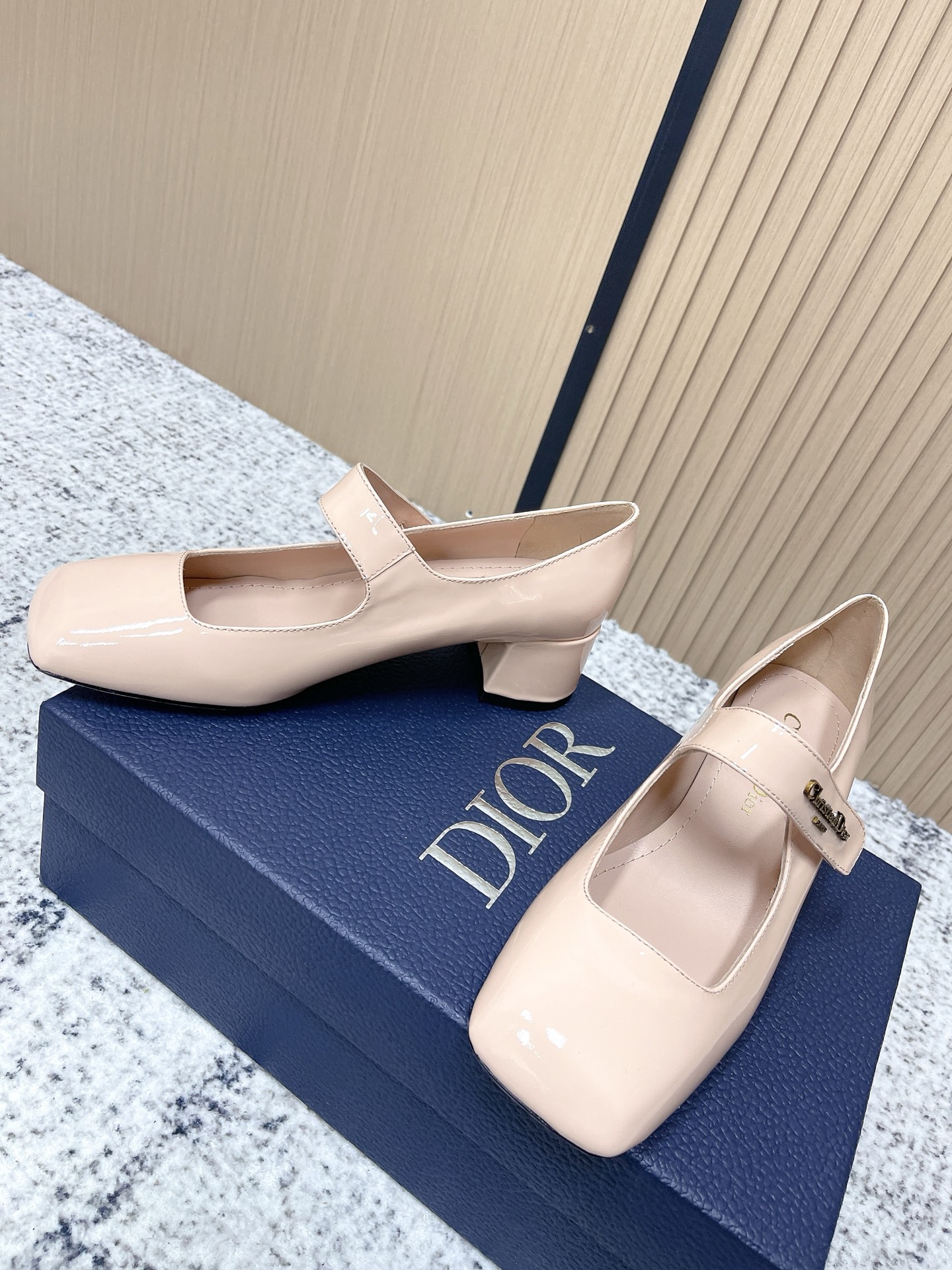 Dior DIOR迪奥 26/ss 早春度假系列 方头魔术贴 粗跟 玛丽珍鞋