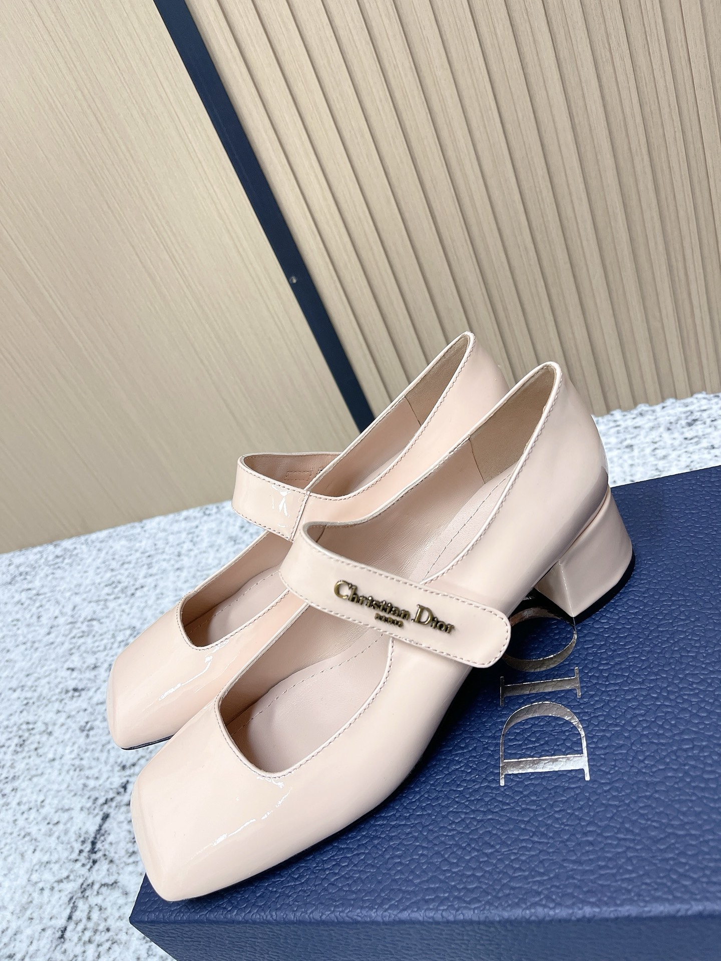 Dior DIOR迪奥 26/ss 早春度假系列 方头魔术贴 粗跟 玛丽珍鞋