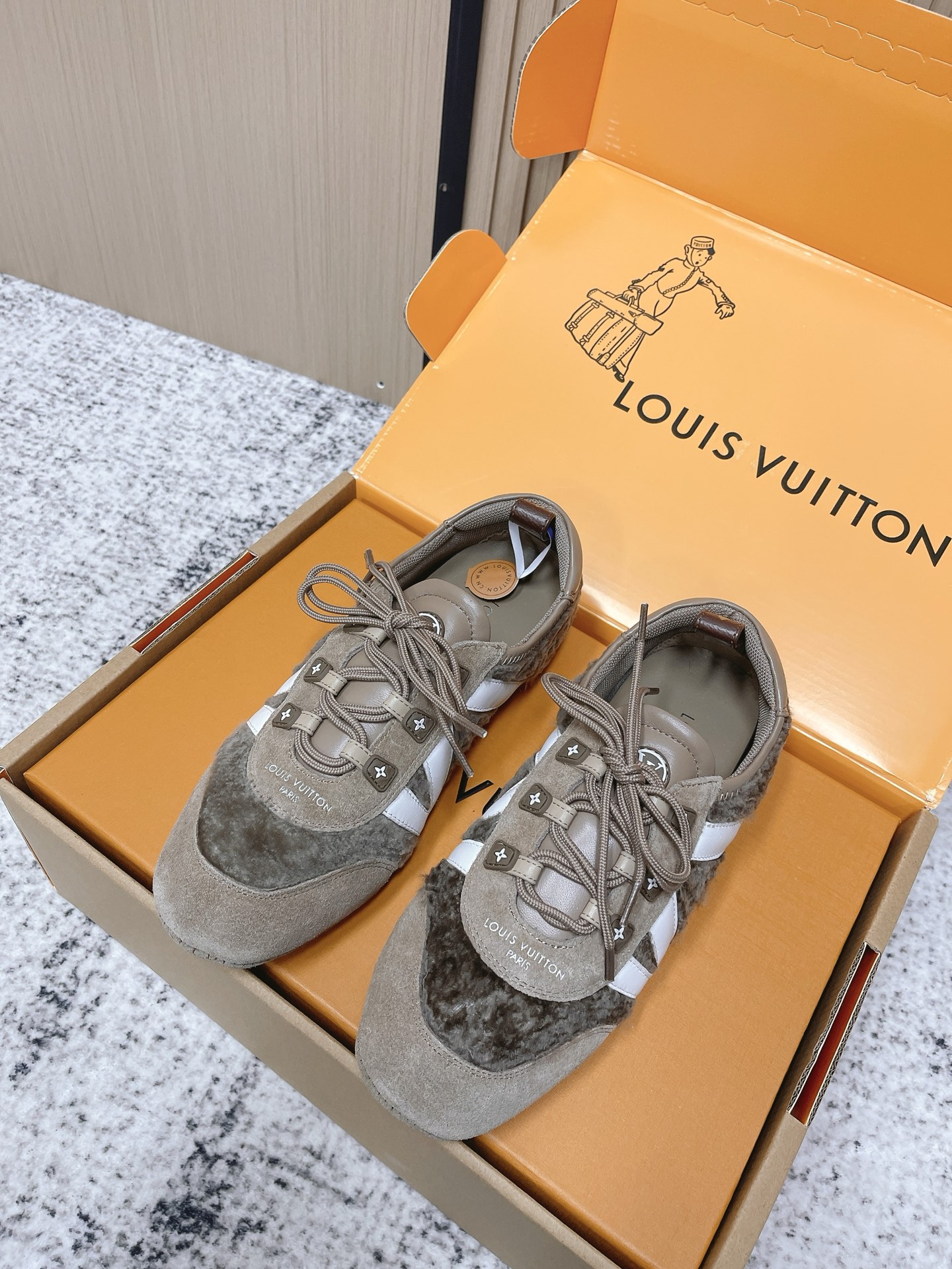 Louis Vuitton Louis Vuitton路易威登驴牌春夏Sneakerina系列 芭蕾运动鞋 德训鞋 平底鞋
