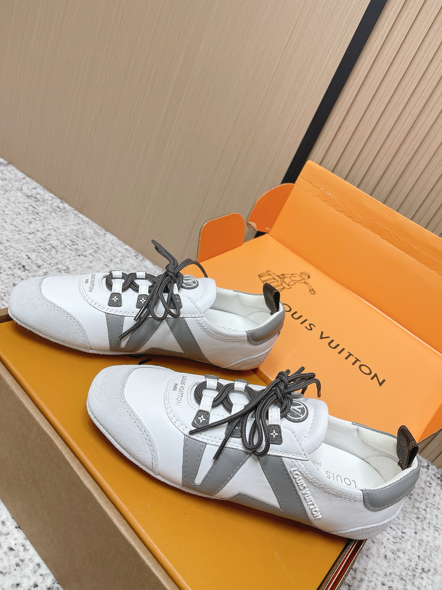 Louis Vuitton Louis Vuitton路易威登驴牌春夏Sneakerina系列 芭蕾运动鞋 德训鞋 平底鞋