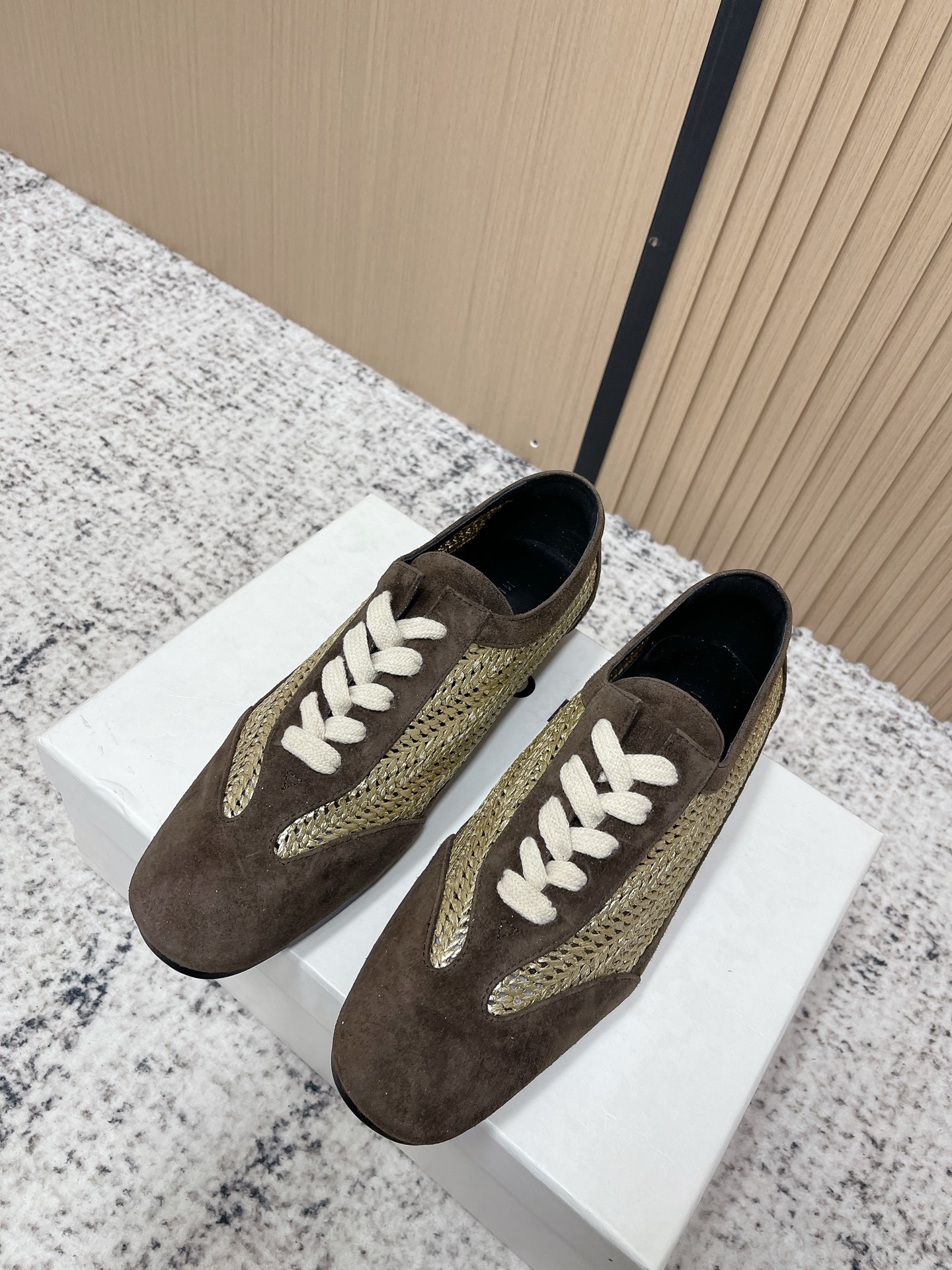 NO:789856,High-quality niche trendy brand HIDEMI 2026 early spring new retro neutral hollow woven flat casual shoes loafers, fashionable colors, good-looking and wearable, fashionable people get five-star recommendations. Original 1:1 hand-woven spliced ​​sheep suede, lining sheepskin, original open-mold rubber outsole, code number: 35-41 (40 41 custom-made, non-refundable), casual shoes/sports shoes, loafers, sneakers, sheepskin19860909高品质 小众潮牌HIDEMI 2026早春新款复古中性镂空编织平底休闲鞋乐福鞋时髦配色好看好穿时髦精纷纷get五星推荐 原版1:1手工编织拼接羊反绒 内里垫脚羊皮 原版开模橡胶大底 码数:35-41（40 41订做不退换）,休闲鞋/运动鞋,loafers,sneakers,sheepskin,Women's Shoes