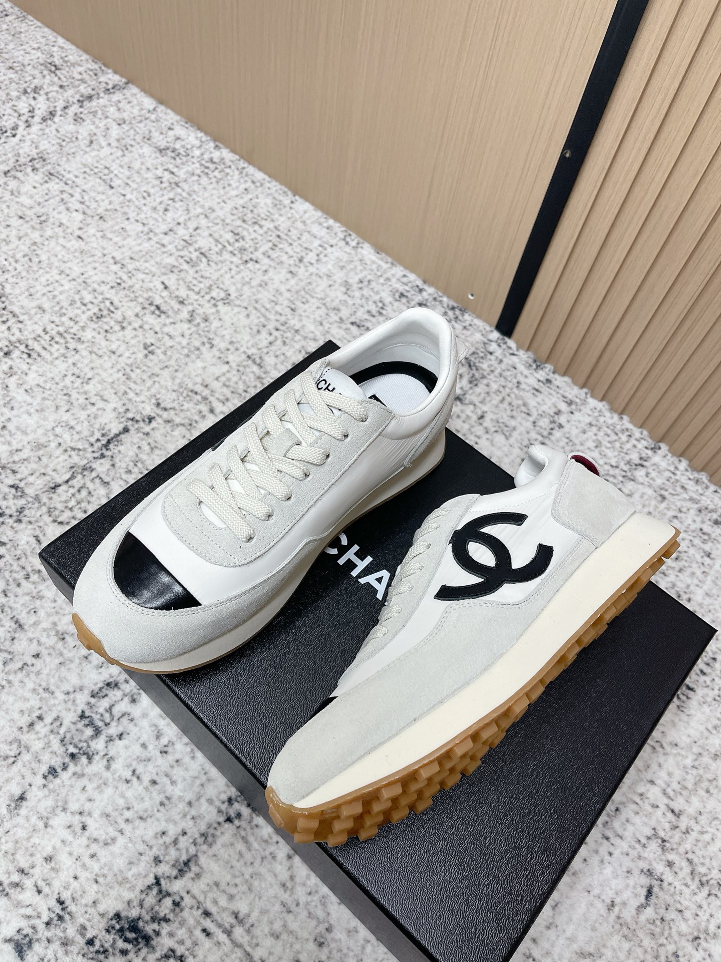 Chanel Chanel香奈儿26P Sneaker 系列早春新款 休闲德训鞋 运动鞋​​