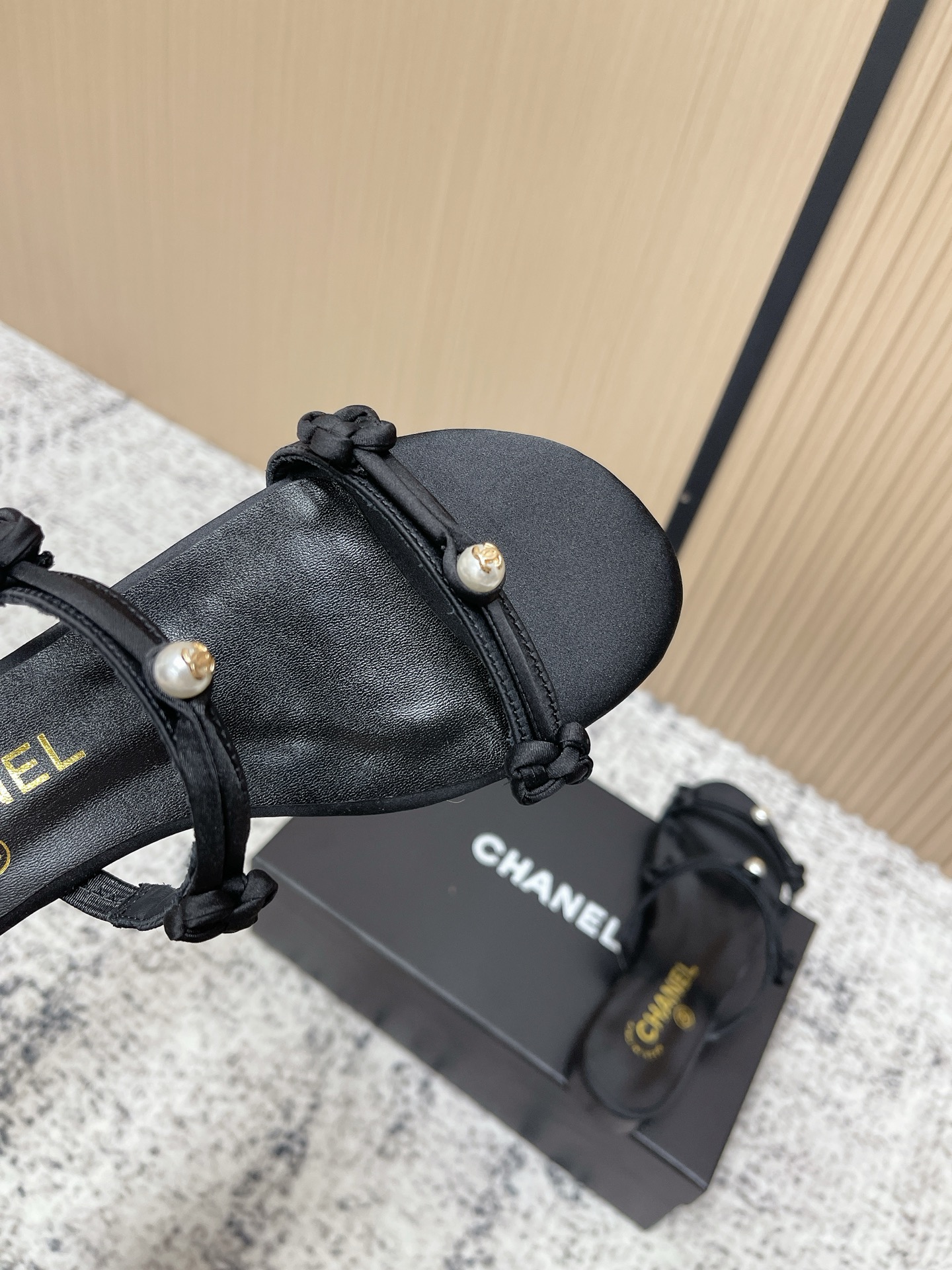 Chanel CHANE* ｜小香 双C珍珠一字带凉鞋拖鞋
