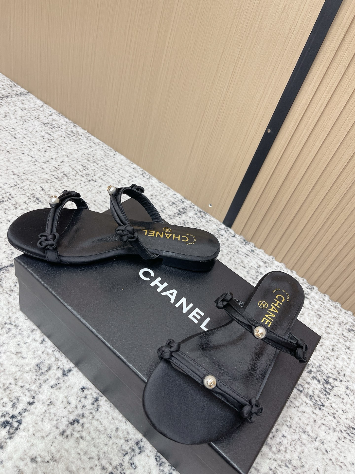 Chanel CHANE* ｜小香 双C珍珠一字带凉鞋拖鞋