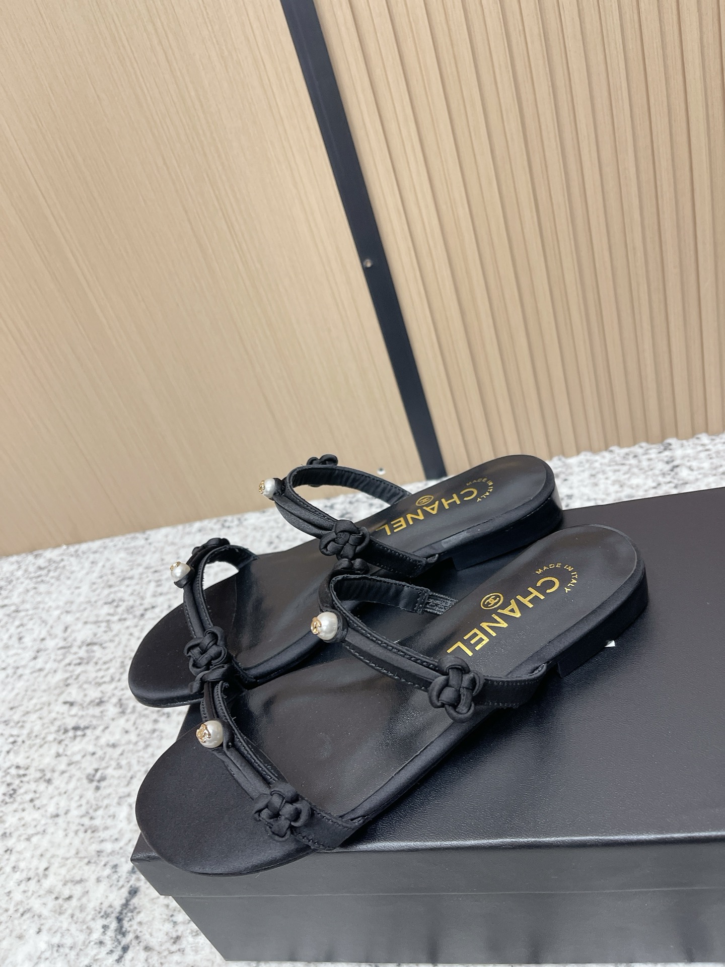 Chanel CHANE* ｜小香 双C珍珠一字带凉鞋拖鞋