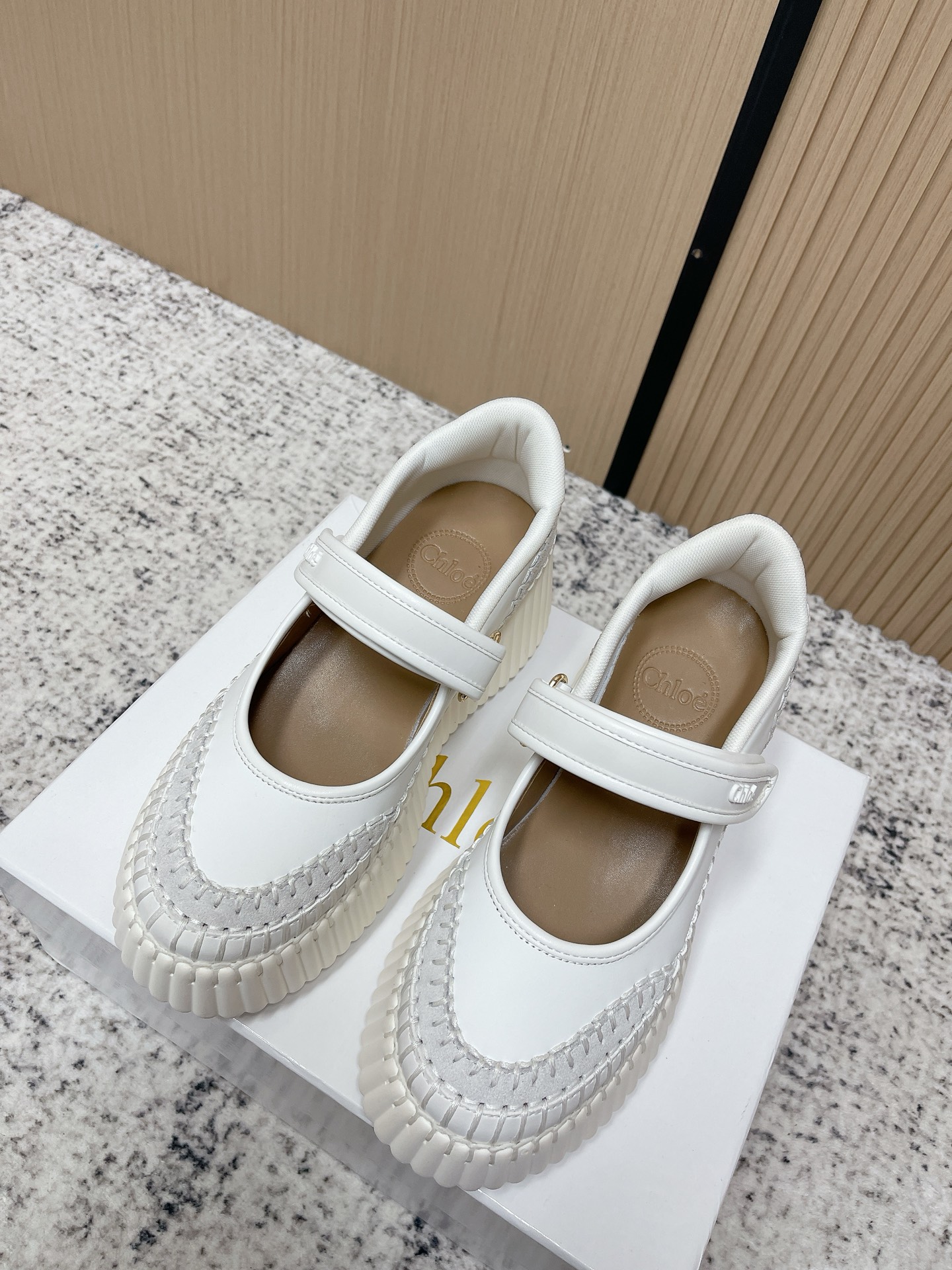 NO:787697,The top version of Chloe's latest seam mark thread, original private model high-density foam soles, artificial Goodyear technique threading, all positions are just right after matching, all the craftsmanship is consistent with the original material, it is definitely a pair of durable and durable shoes that are necessary for walking in the world!  !  Versatile Korean style fabric, cowhide and tendon splicing design style, super invincible beauty, outsole height 8 cm, size 35-39 (customized at 40.41), casual shoes/sports shoes, chloe, loewe, sneakers, cowhide19860909顶级版本 Chloe（克洛伊）最新的缝马克线 原版私模高密度发泡鞋底 人工固特异手法穿线 配上后所有的位置刚刚好 所有的工艺与材质原版一致 绝对是一双耐穿耐看行走江湖必备利器！！百搭韩版 面料牛皮牛筋拼接设计风格超级无敌美大底跟高8厘米 码数35-39（40.41定做）,休闲鞋/运动鞋,chloe,loewe,sneakers,cowhide,Women's Shoes