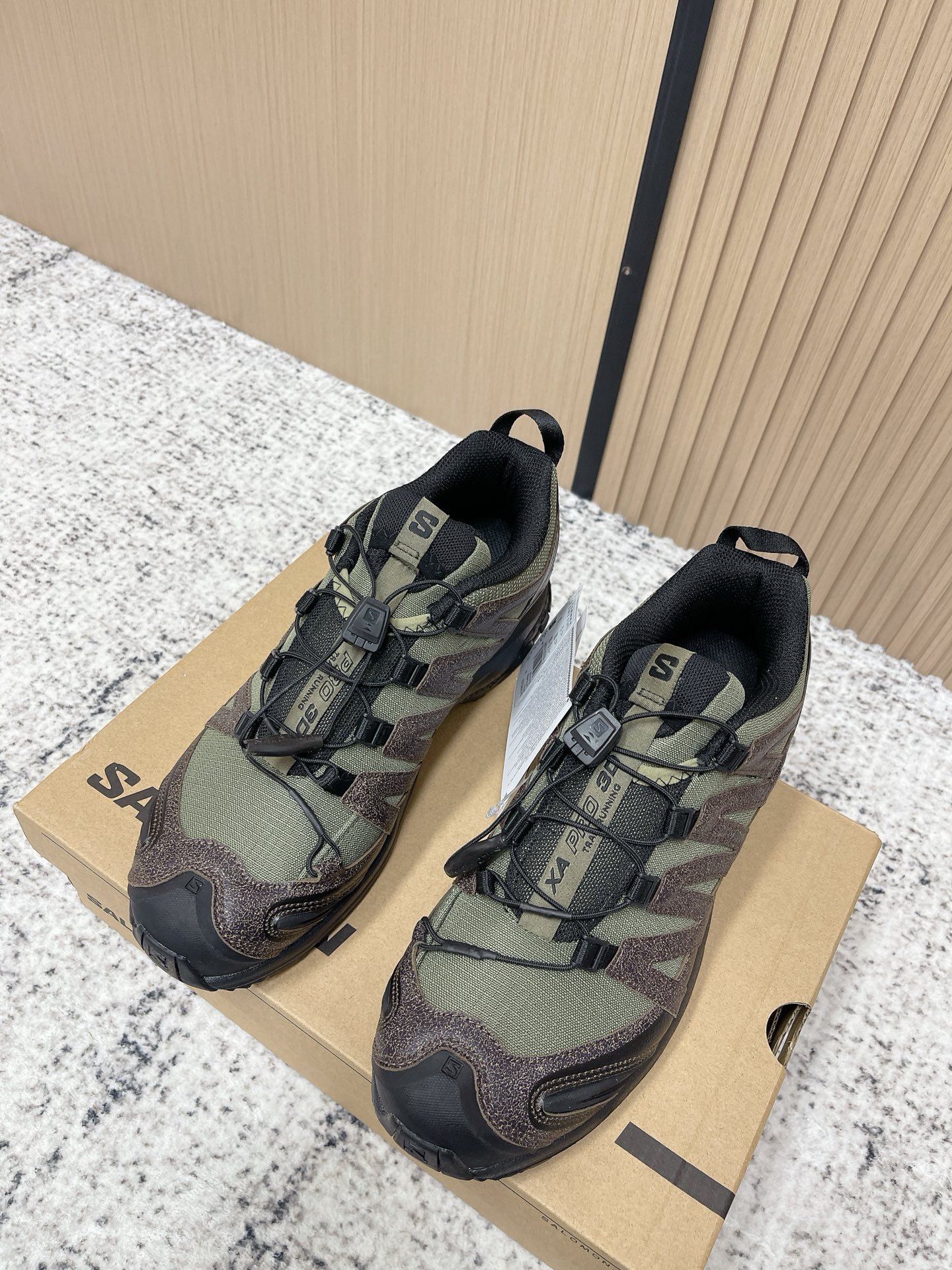 NO:787694,Top version Salomon Salomon couple's outdoor casual sports shoes Fabric: original imported cowhide + breathable mesh lining original imported breathable mesh lining original open mold non-slip rubber outsole Women's model 35-39 (customized at 40.41) Men's model 39-44 (customized at 45.46), casual shoes/sports shoes, sneakers, cowhide19860909顶级版本 Salomon 萨洛蒙 情侣款 户外 休闲 运动鞋 面料:原版进口牛皮+透气网面 内里原版进口透气网里 鞋底原版开模防滑橡胶大底 女款35-39（40.41定做） 男款39-44（45.46定做）,休闲鞋/运动鞋,sneakers,cowhide,Women's Shoes