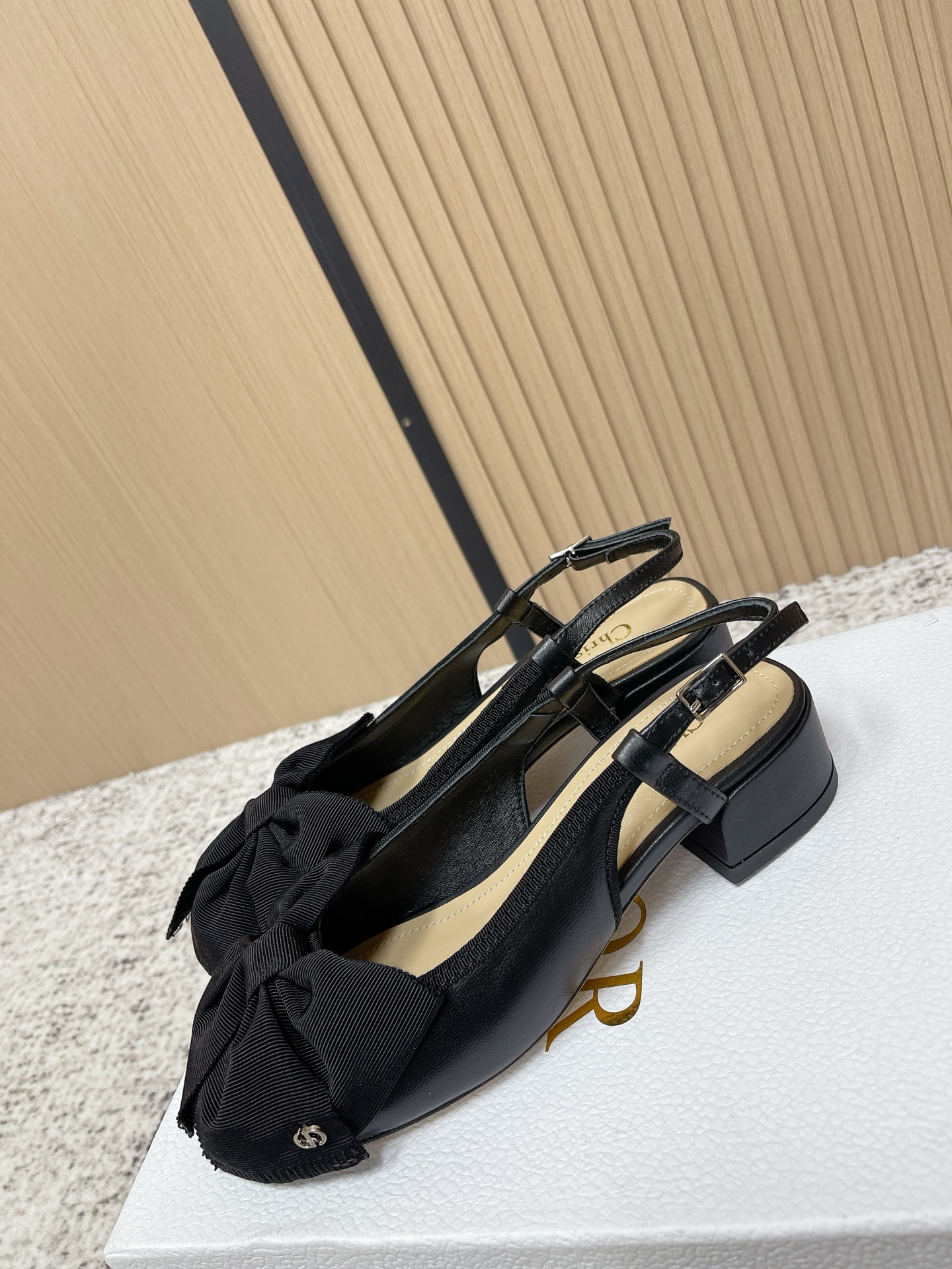 Dior Style Leather Women's Shoes style reference detail image 5 from source 775481