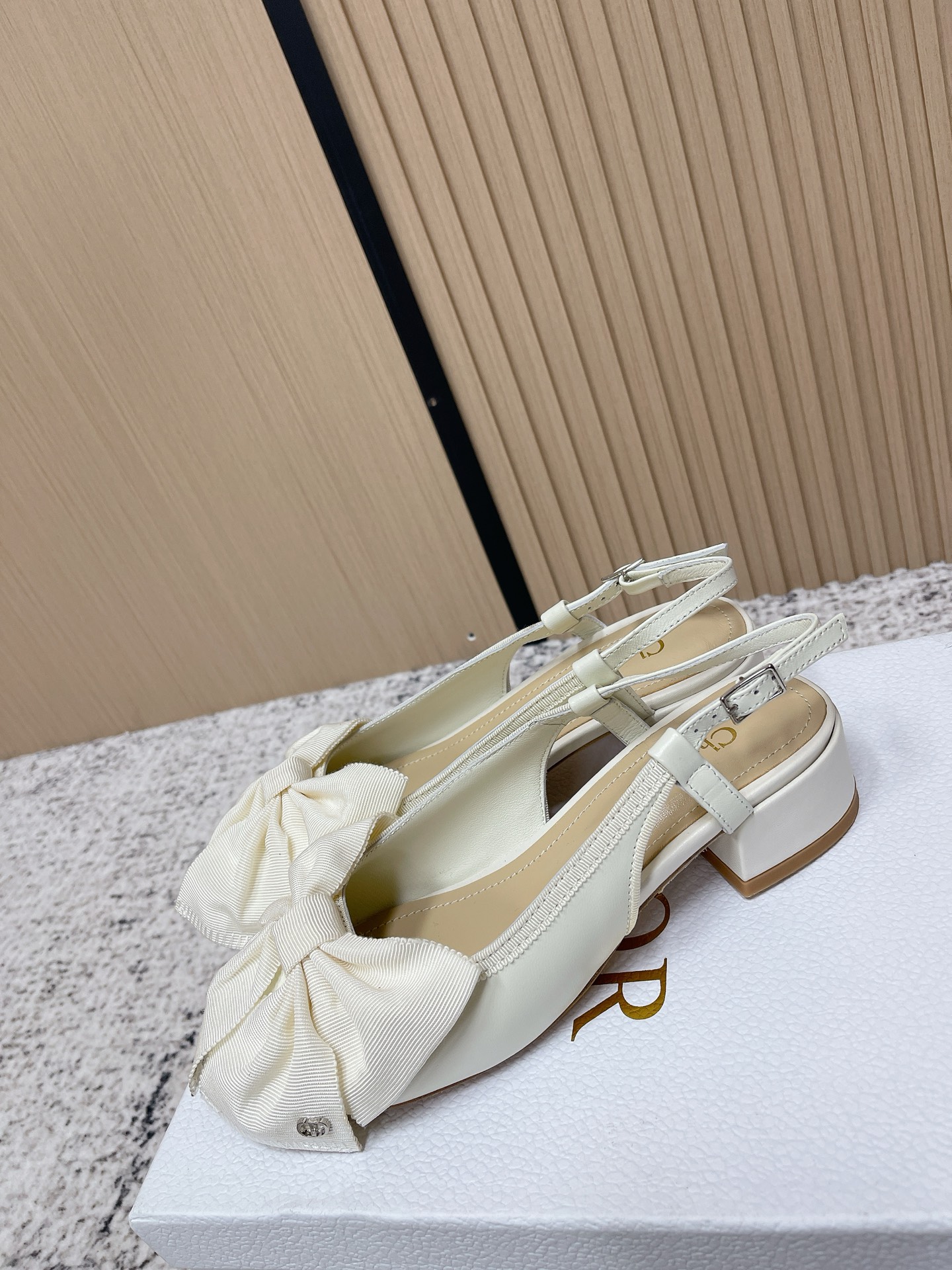 Dior Style Leather Women's Shoes style reference detail image 5 from source 775482