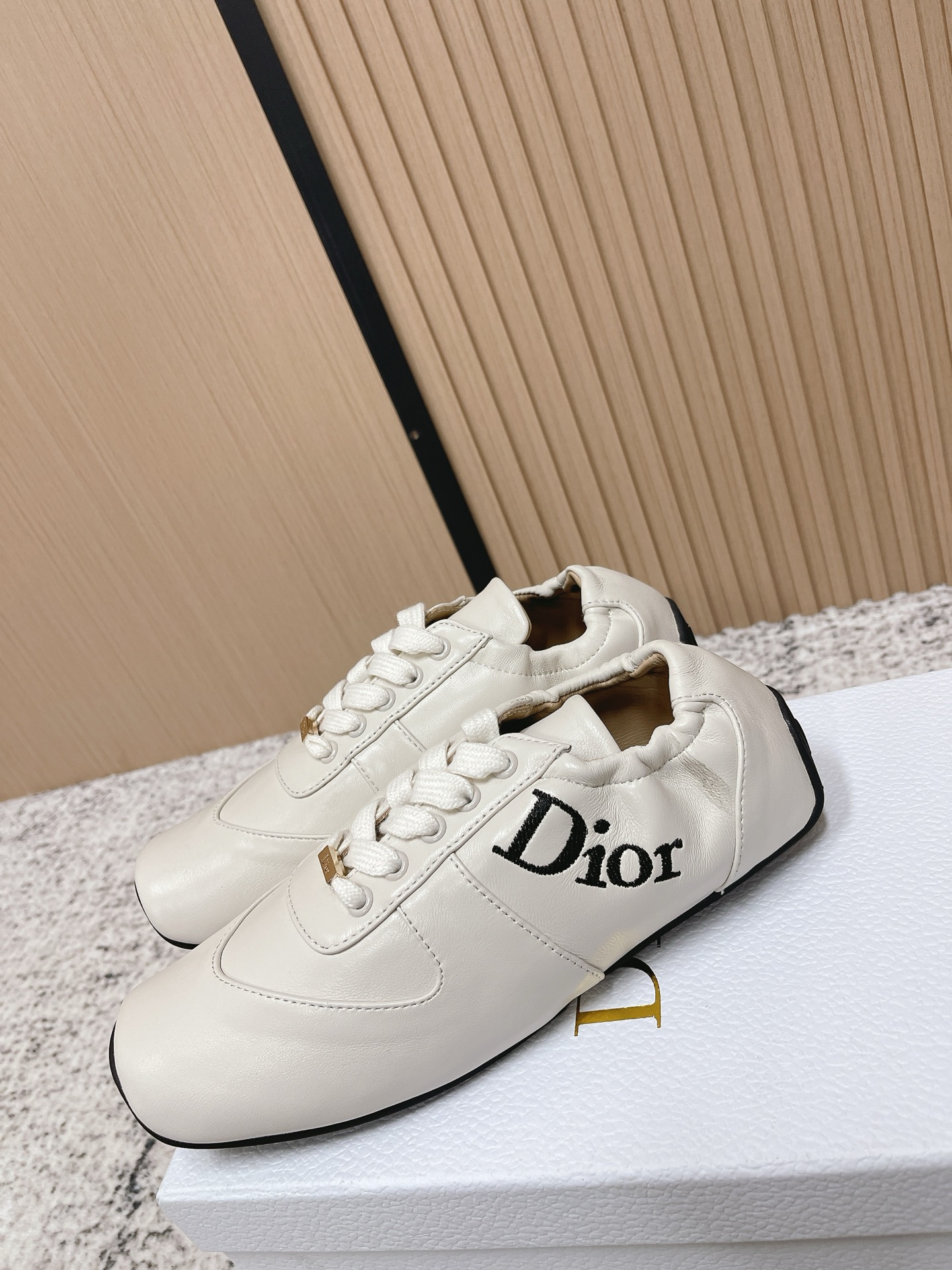 Dior Style Leather Women's Shoes style reference detail image 5 from source 775458