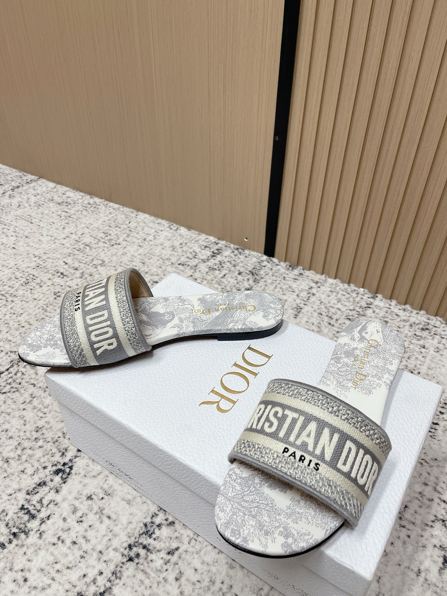 Dior Style Leather Women's Shoes style reference detail image 3 from source 775467