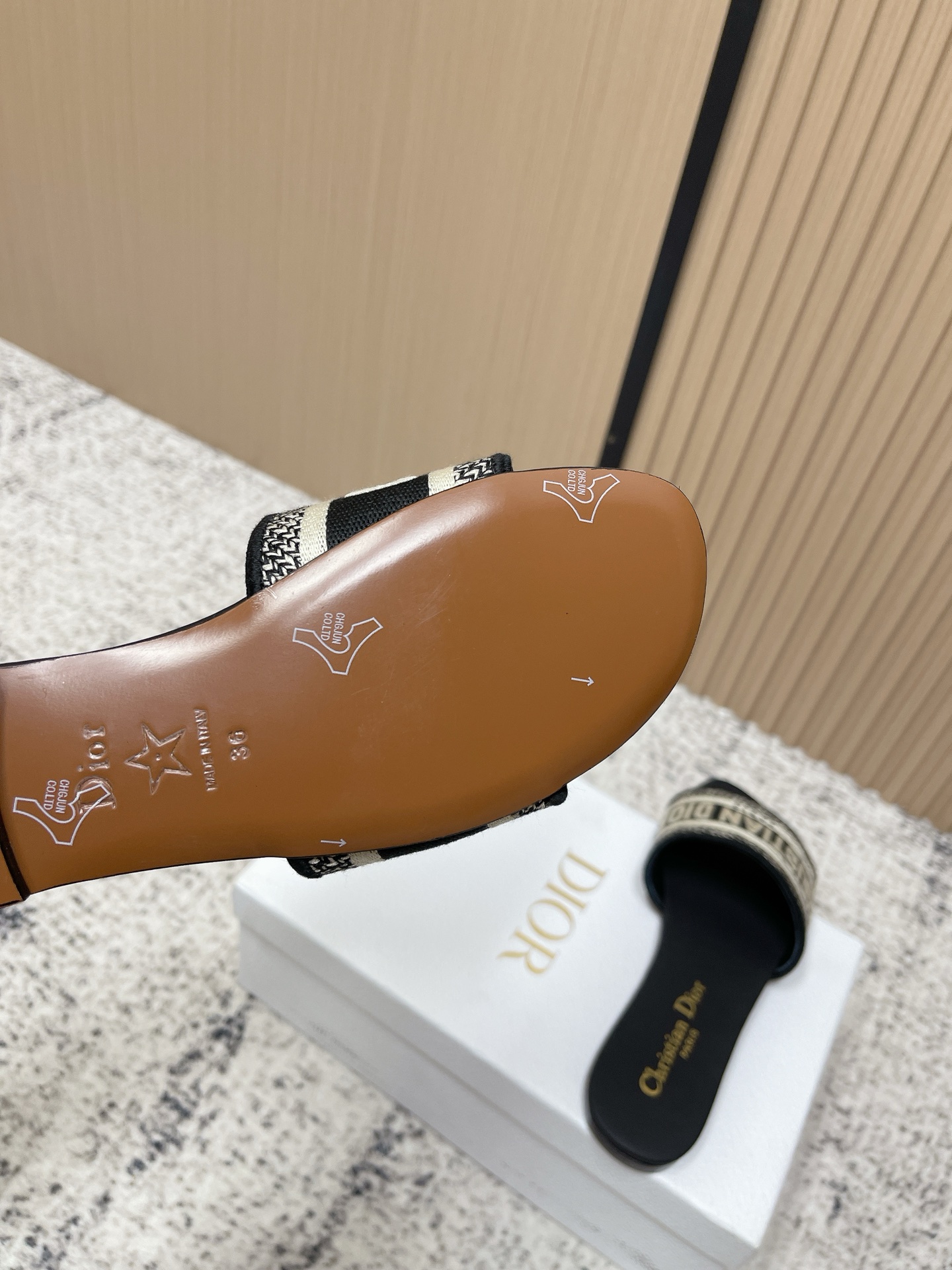 Dior Style Leather Women's Shoes style reference detail image 8 from source 775468