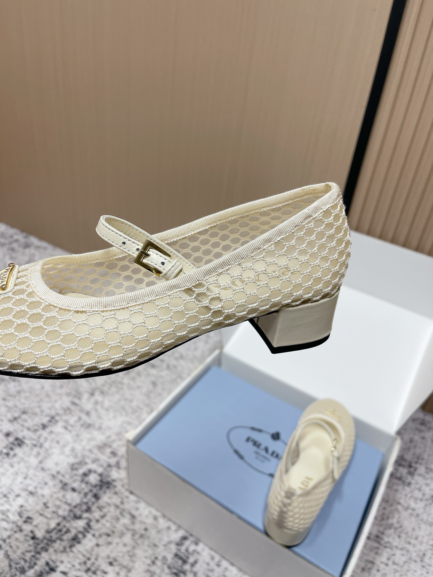 Prada Style Leather Women's Shoes style reference detail image 9 from source 774950