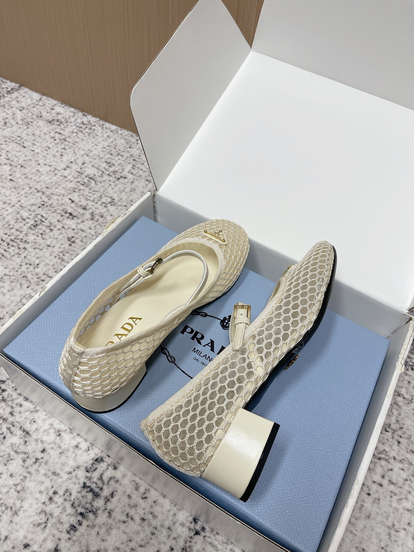 Prada Style Leather Women's Shoes style reference detail image 4 from source 774950