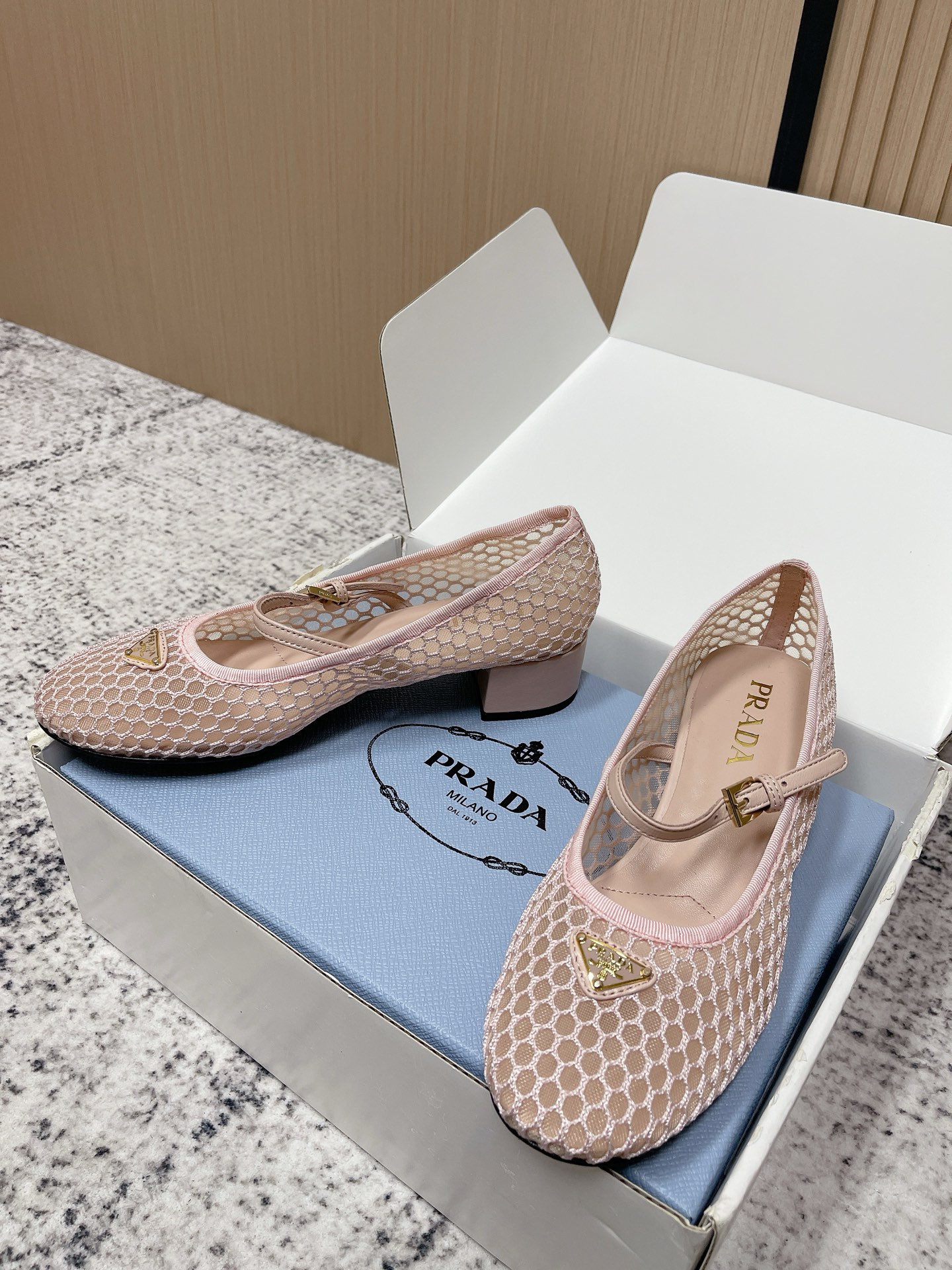 Prada Style Leather Women's Shoes style reference detail image 3 from source 774951