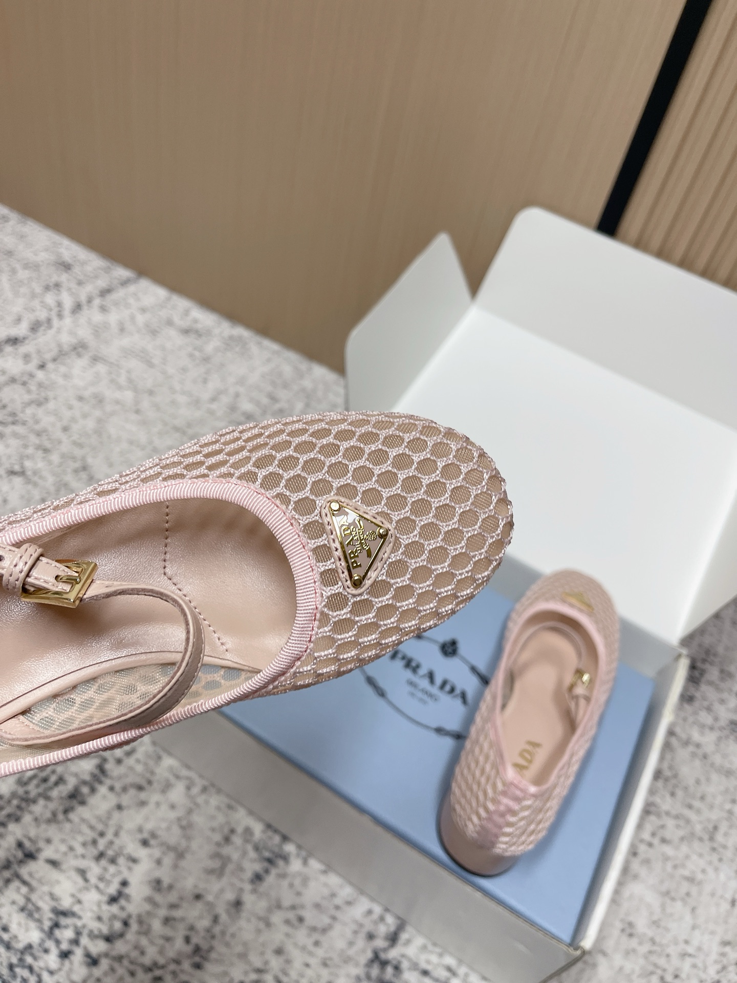 Prada Style Leather Women's Shoes style reference detail image 7 from source 774951