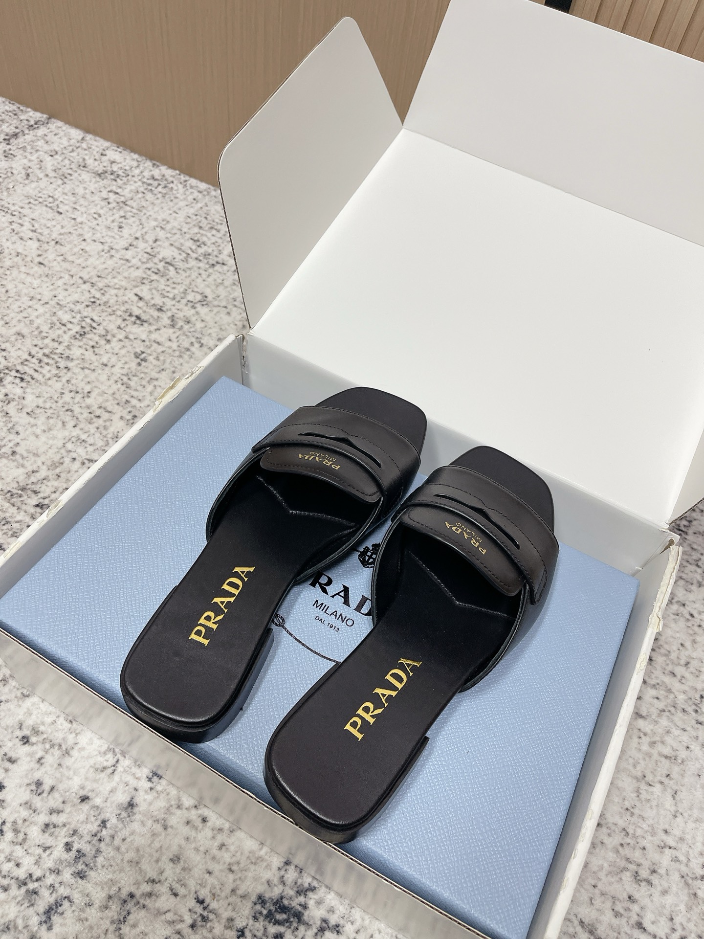 Prada Style Leather Women's Shoes style reference detail image 4 from source 774945